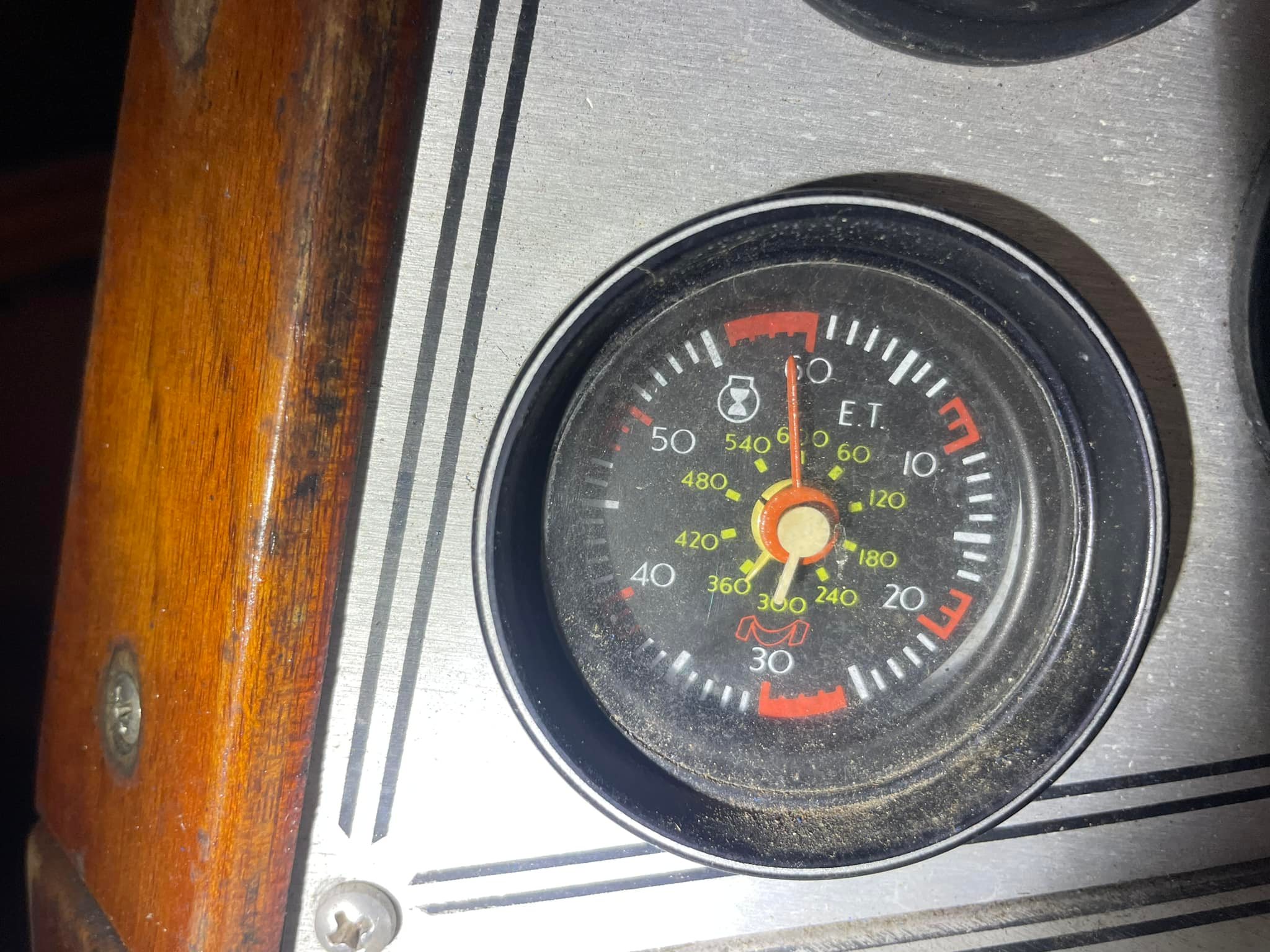 How to read hour gauge on a 1984 Loz boat