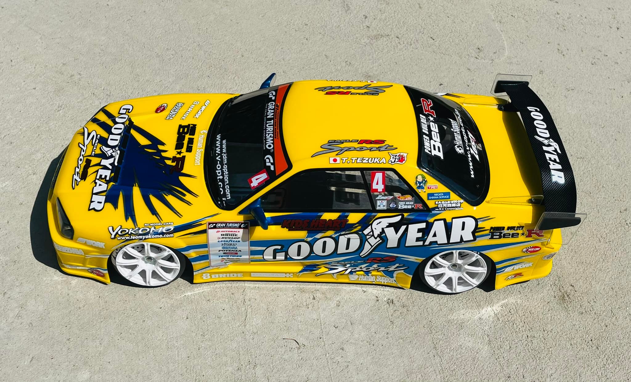 YOKOMO グッドイヤーレーシング Bee-R B324R ボディ Yokomo Bee-R B324R 💛 1 of My favorite Yokomo body builds so far