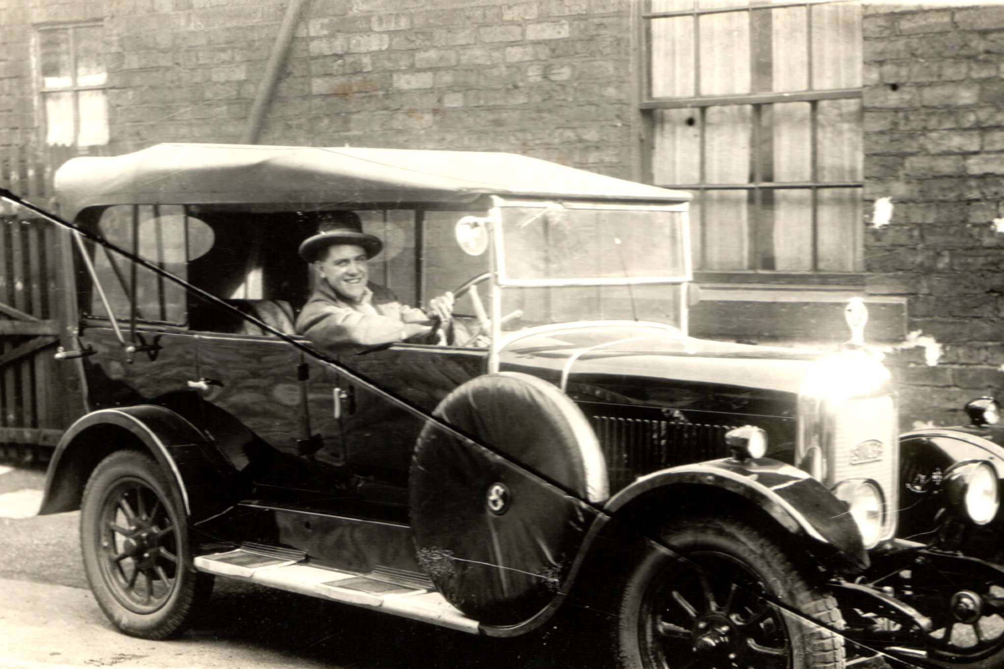 What car is in this 1920's photo?