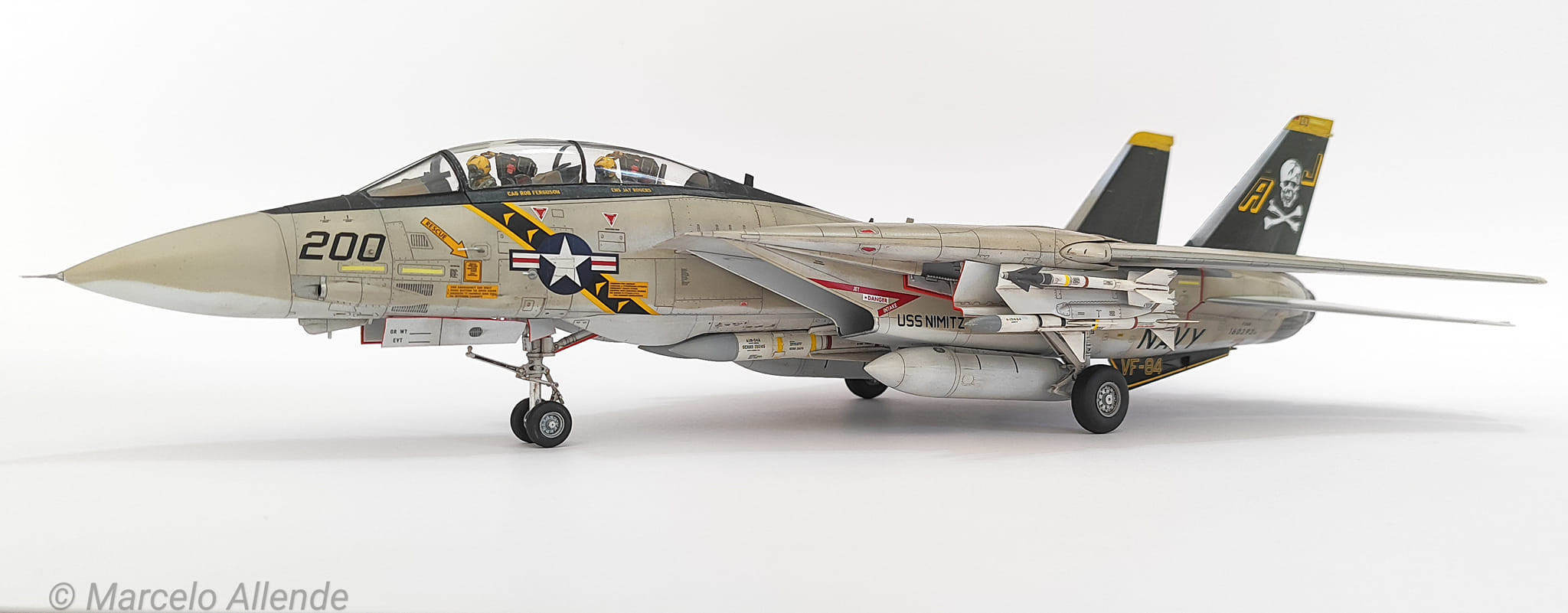 Calling it done! 1/72 US Navy F-14B Tomcat BuAerNo.162918/AA100 of