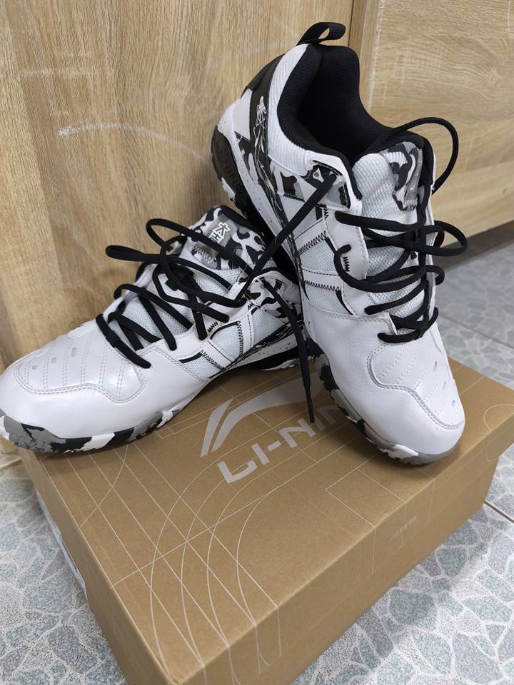 กลุ่มซื้อขายอุปกรณ์แบดมินตัน มือหนึ่ง และมือสอง | ขายรองเท้า li-ning ...