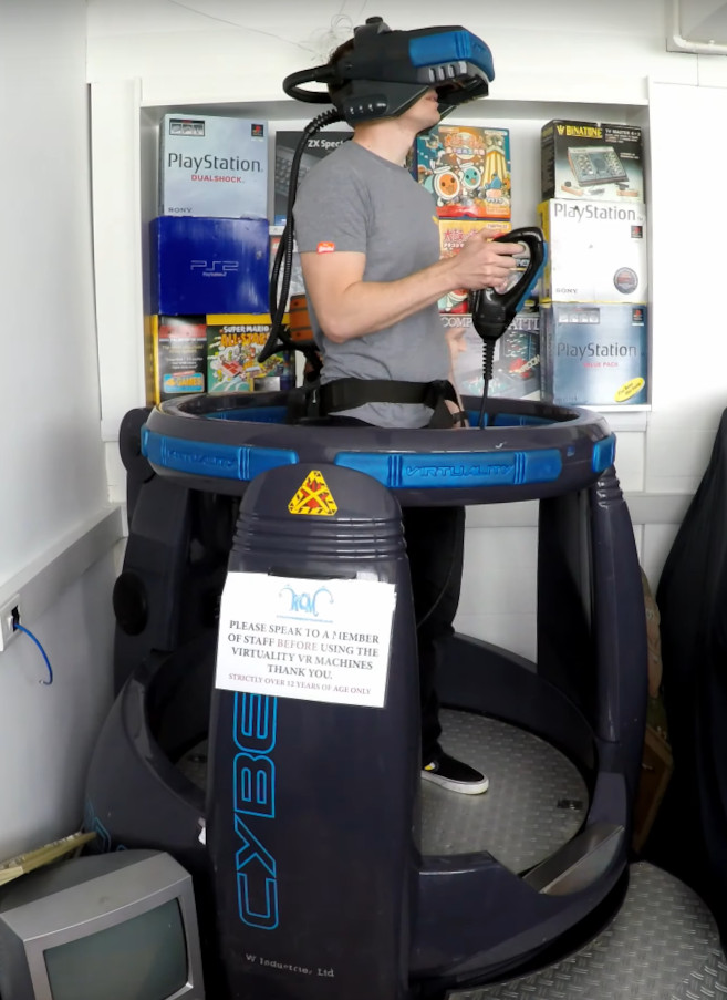 プレーステーションVR Playing early VR at Dave and Buster's in 1993