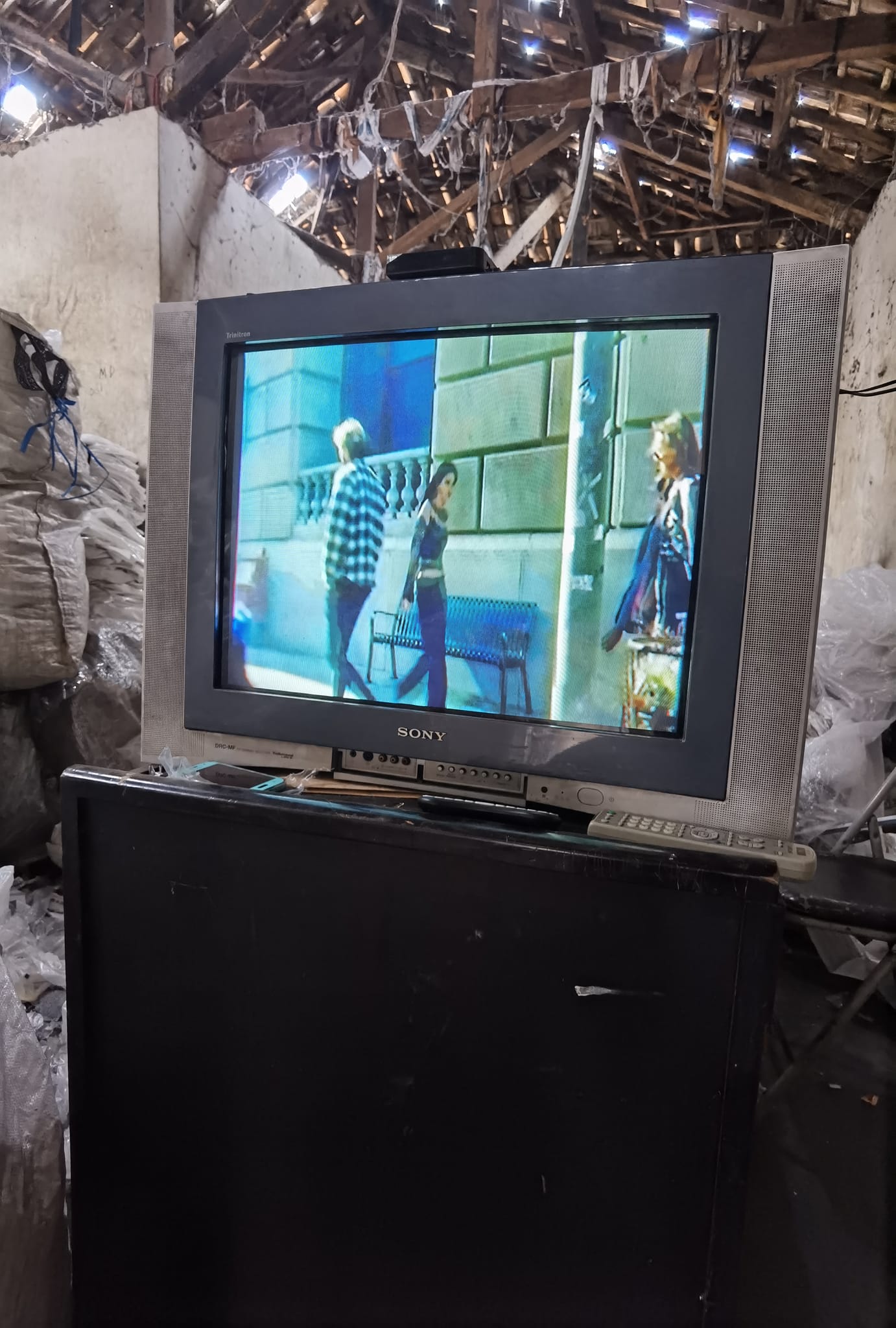 How to fix overstretched screen on 29