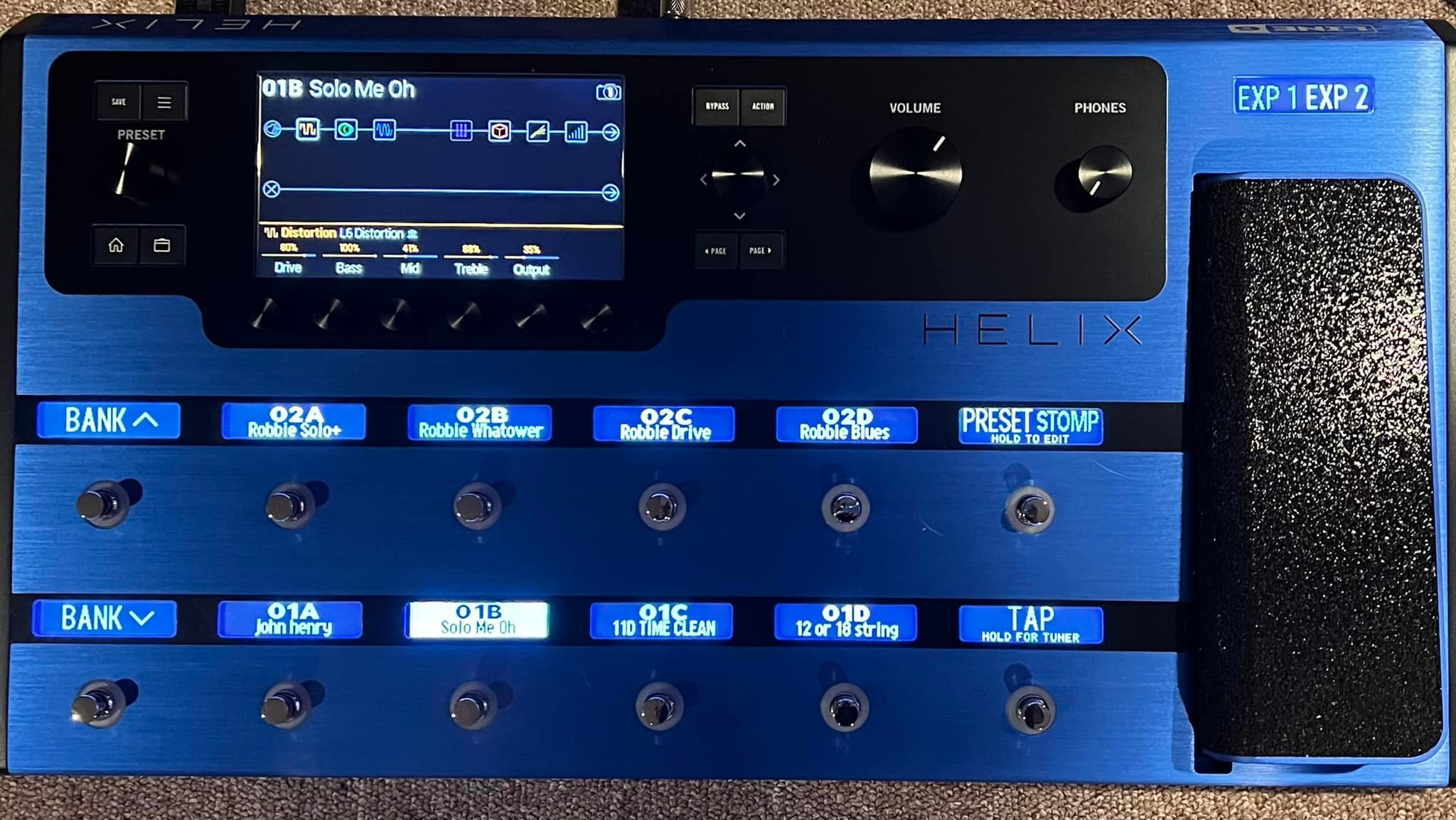 Does somebody know in what colors the Helix was available? I have