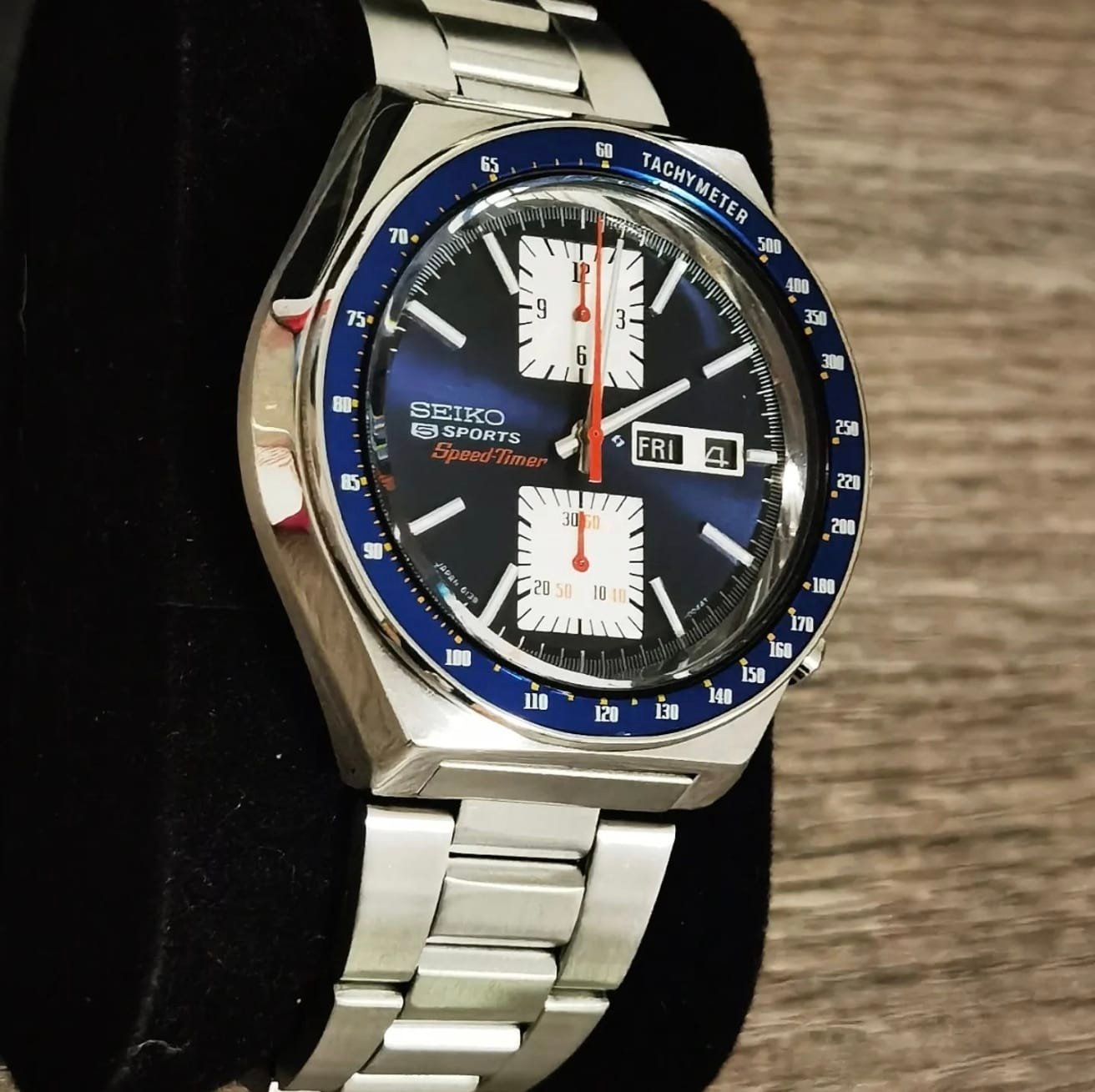 Vintage Seiko 5 Sports Speed-Timer watch