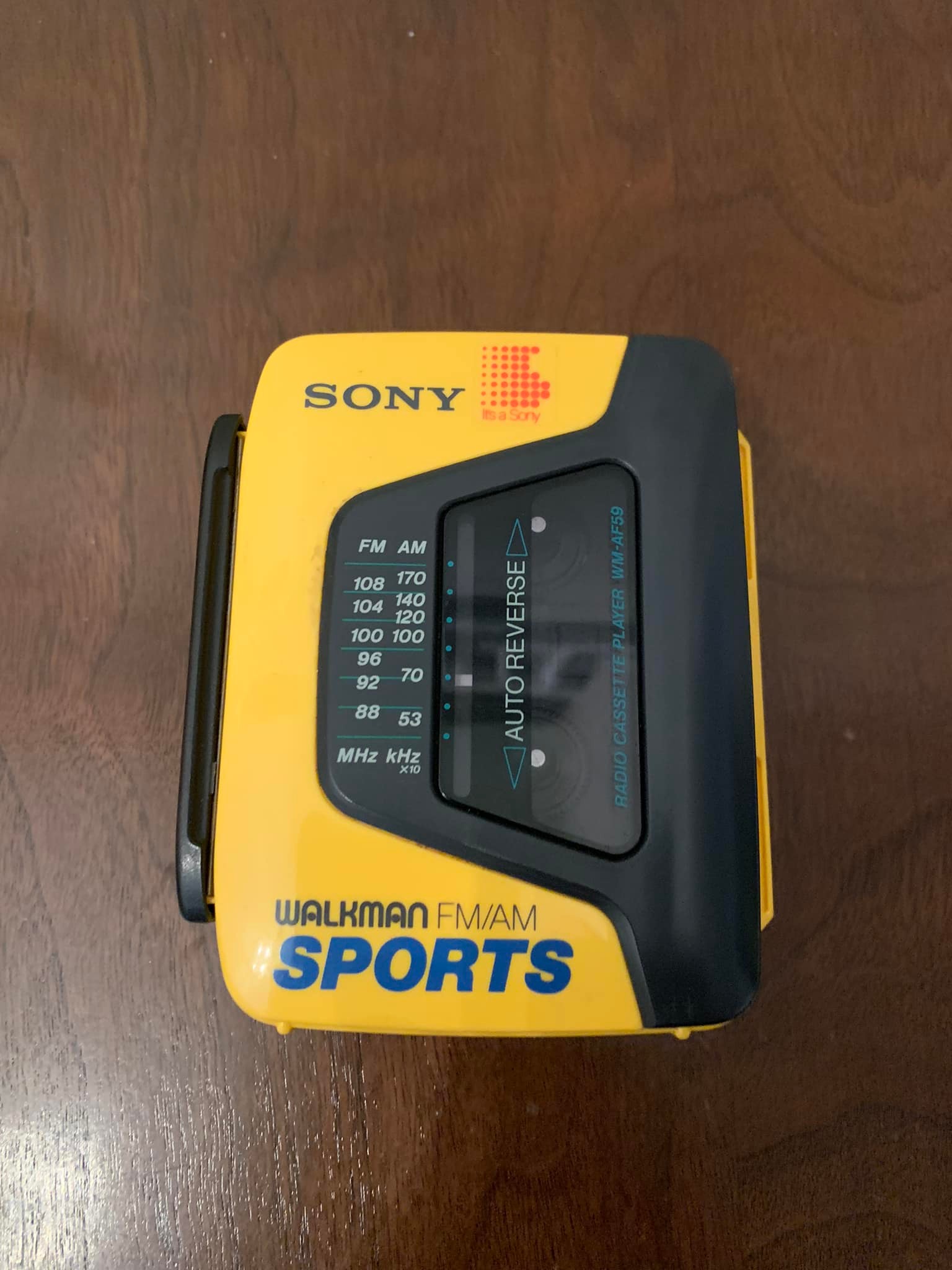 What is the value of a Sony Walkman WM-AF59 sports portable radio?