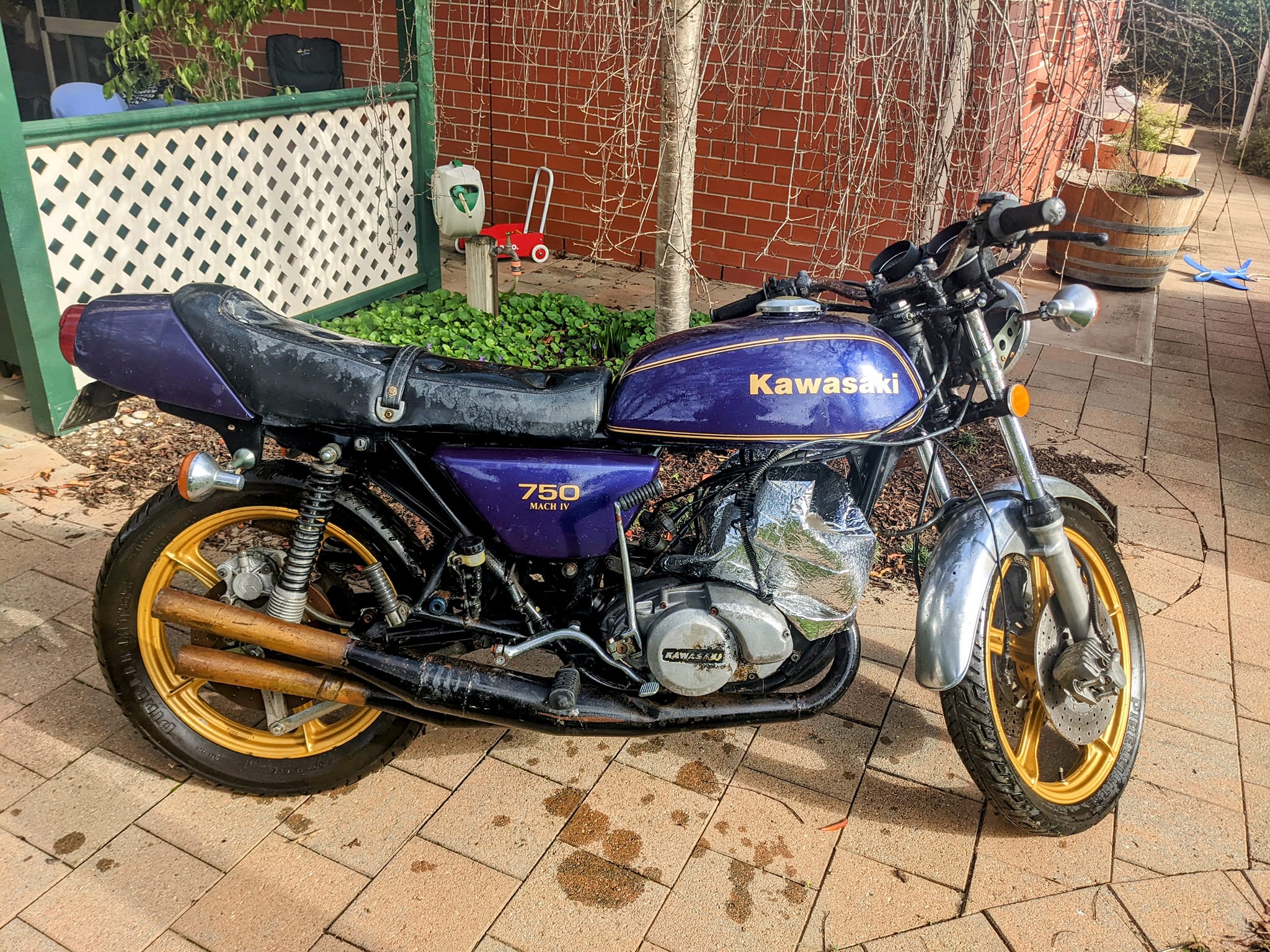 Hello from new 2005 Kawasaki Z750S owner