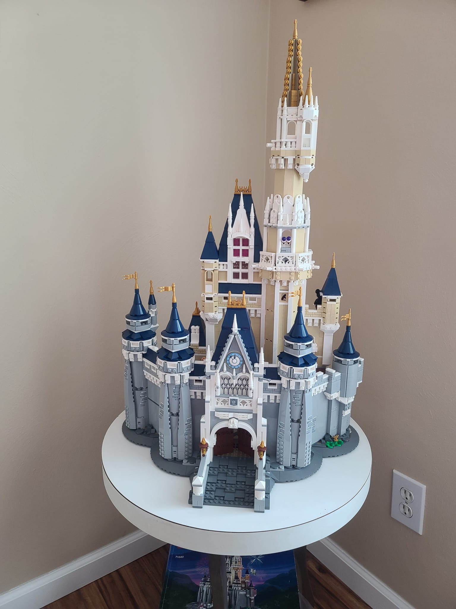 Lego Disney Castle completed, moving on to 100th set