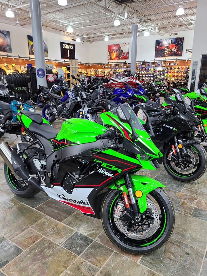 Ducati Yamaha Kawasaki or BMW? 👍🏻 Like for Ducati ❤ Heart for