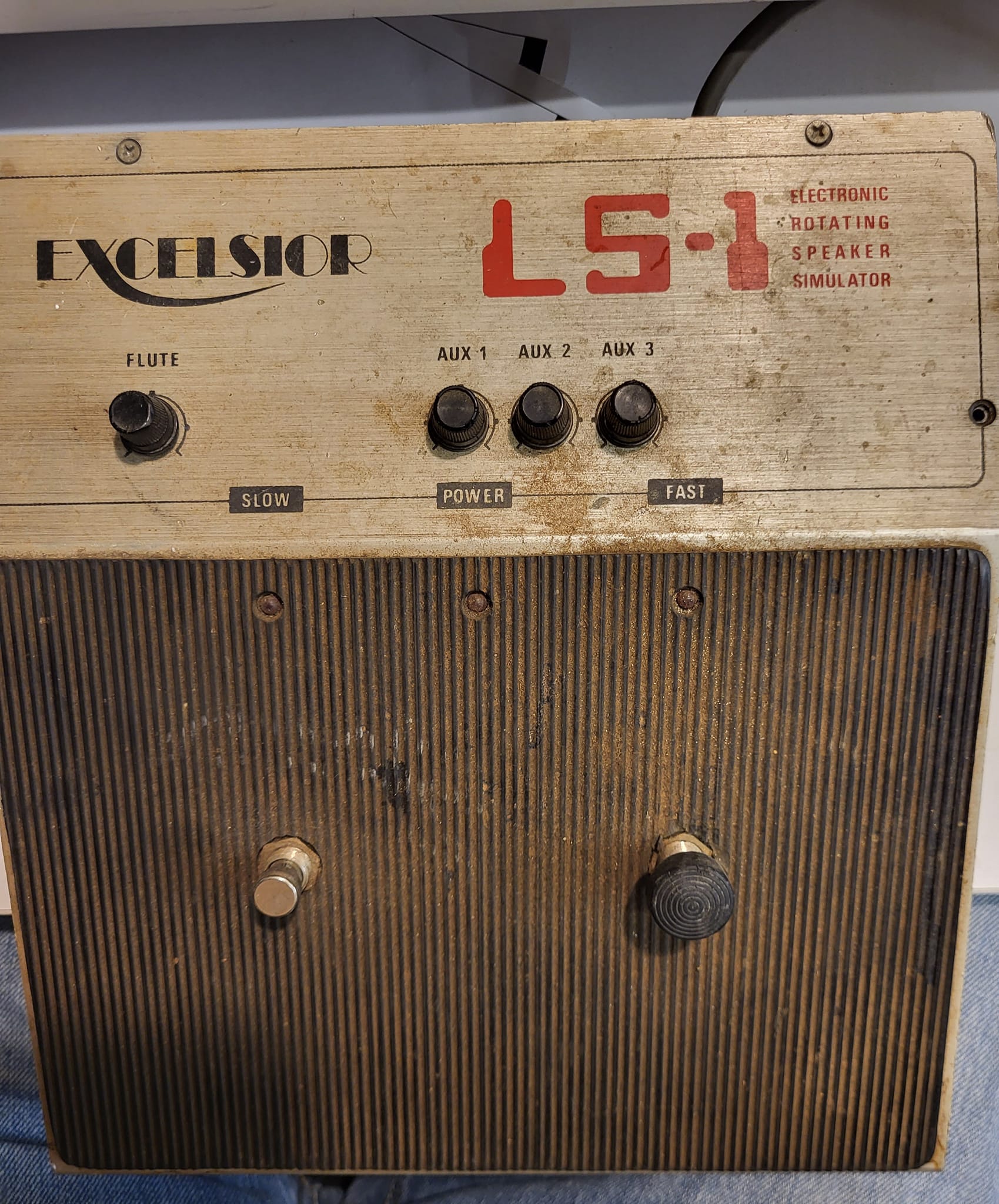 What's your experience with the Roland Revo 30 Leslie simulator?