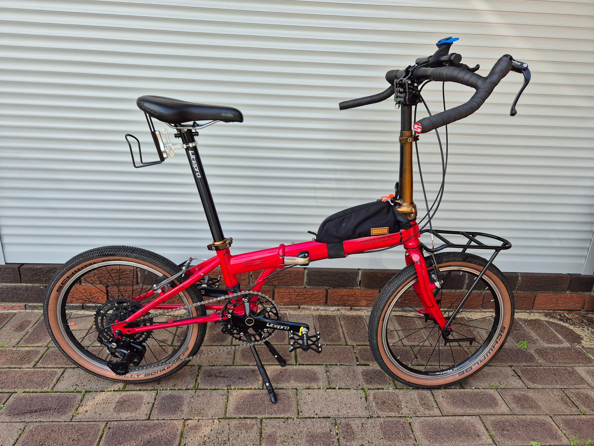 DAHON speed P8 from a city bike to gravel/ adventure bike.