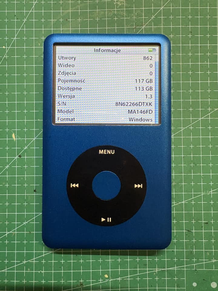 Ipod Classic 5G modified with Taptic Engine and larger battery