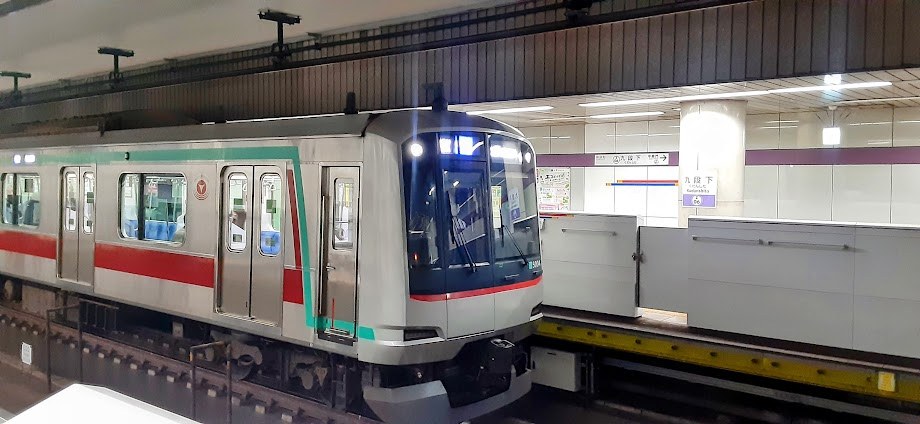 Tokyu 5000 series train design and features