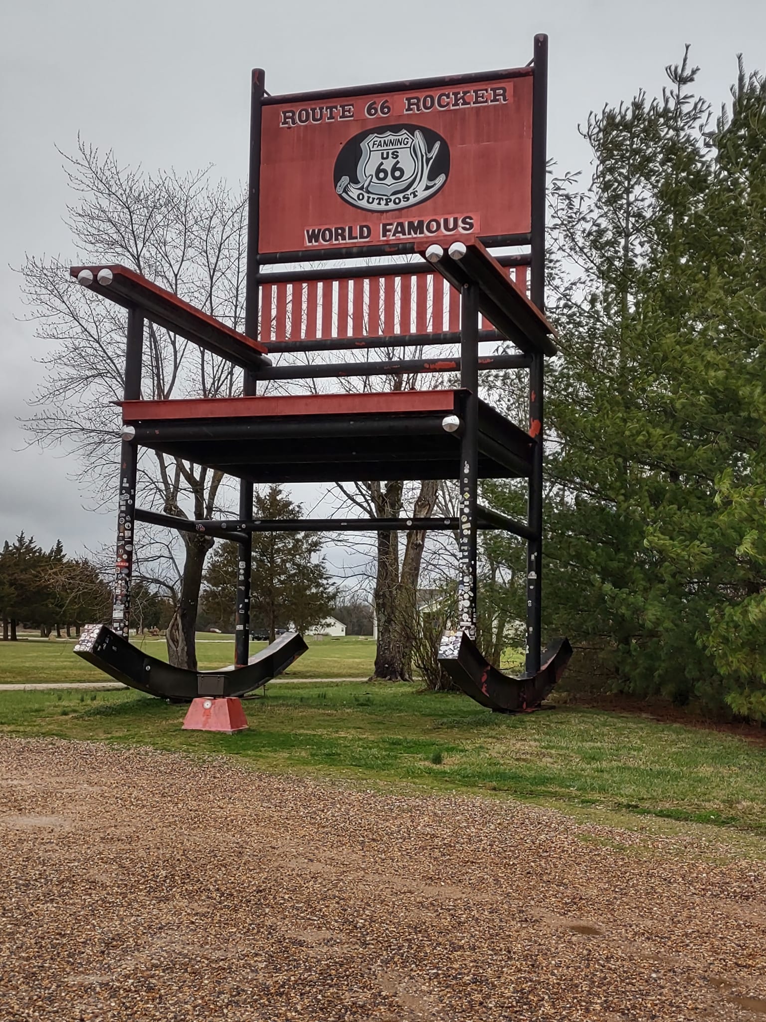A huge rocking chair at the Fanning Outpost on the outer road 