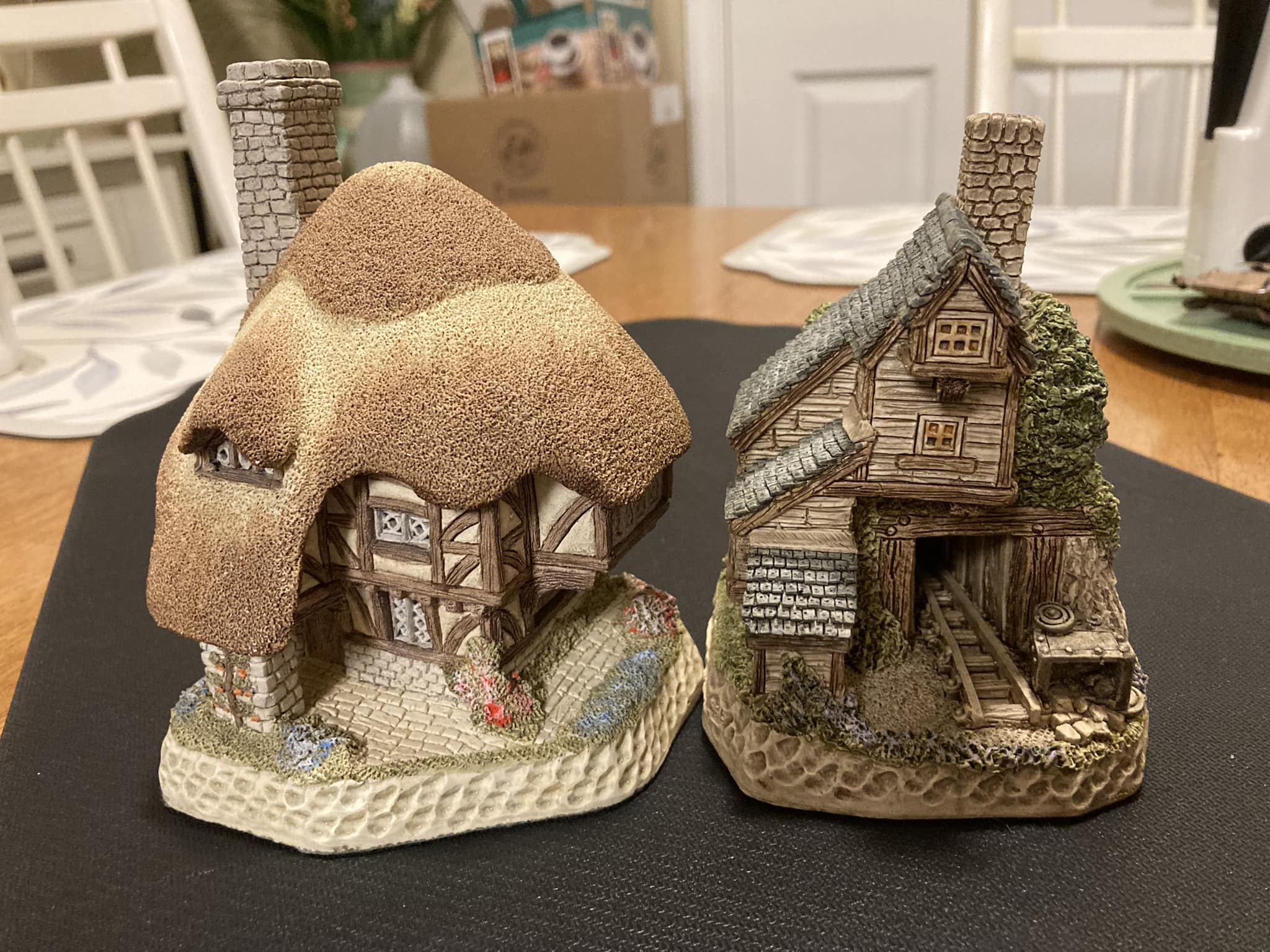 Vintage David Winter Cottage Collection found