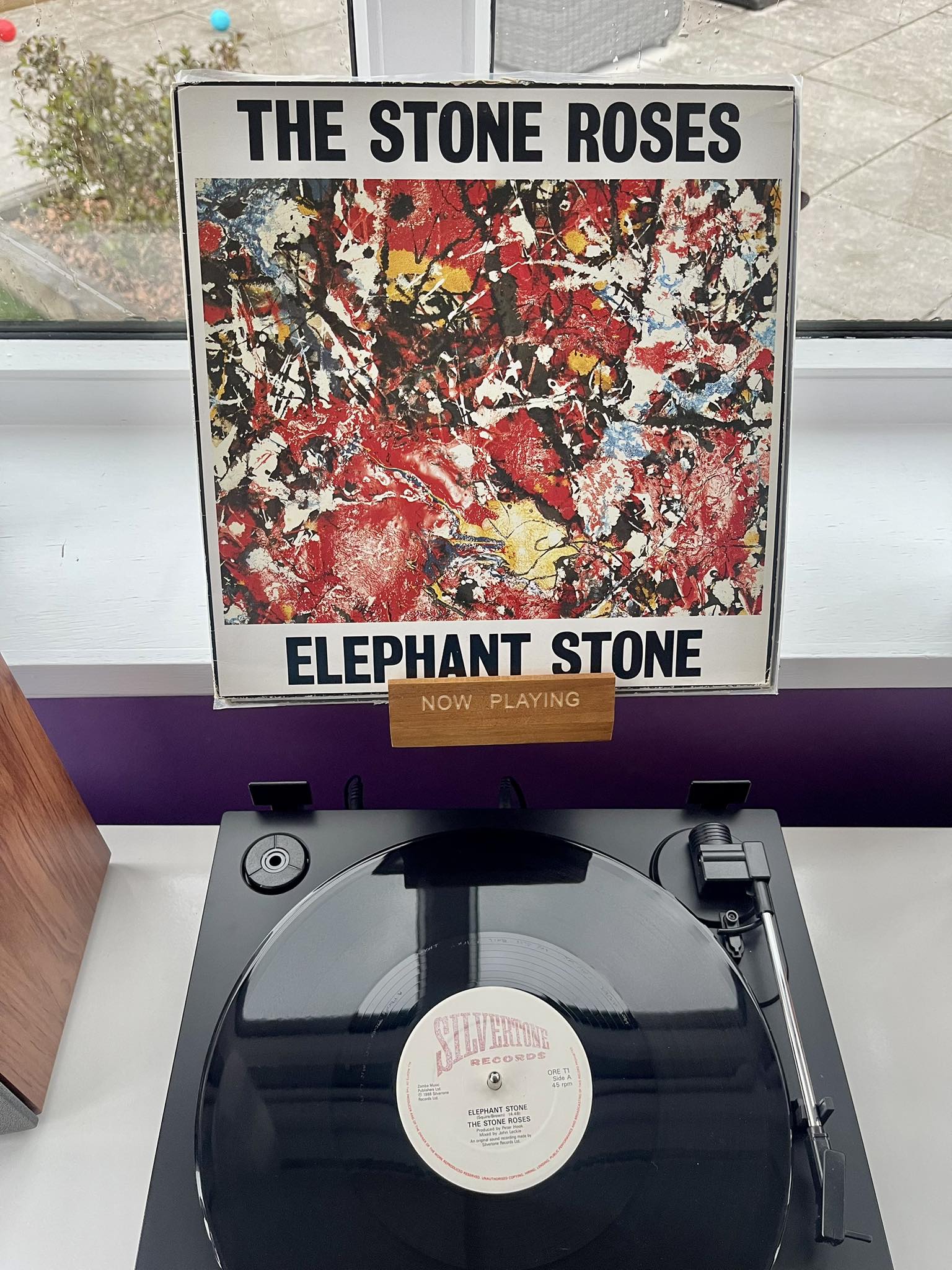 THE STONE ROSES • Elephant Stone Seems like there's a hole, in my