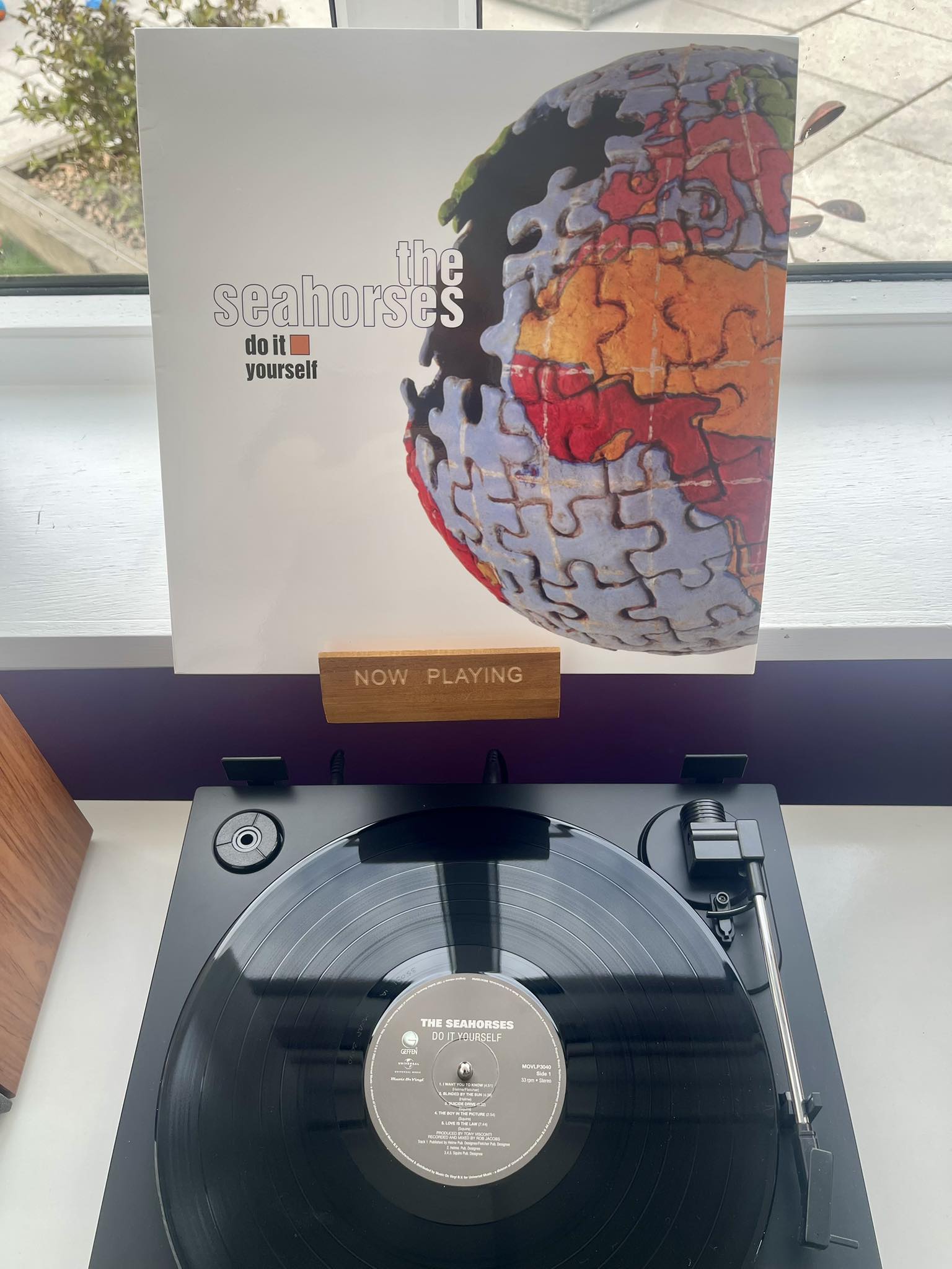 Next up and now spinning … The Seahorses - Do it yourself - 1997