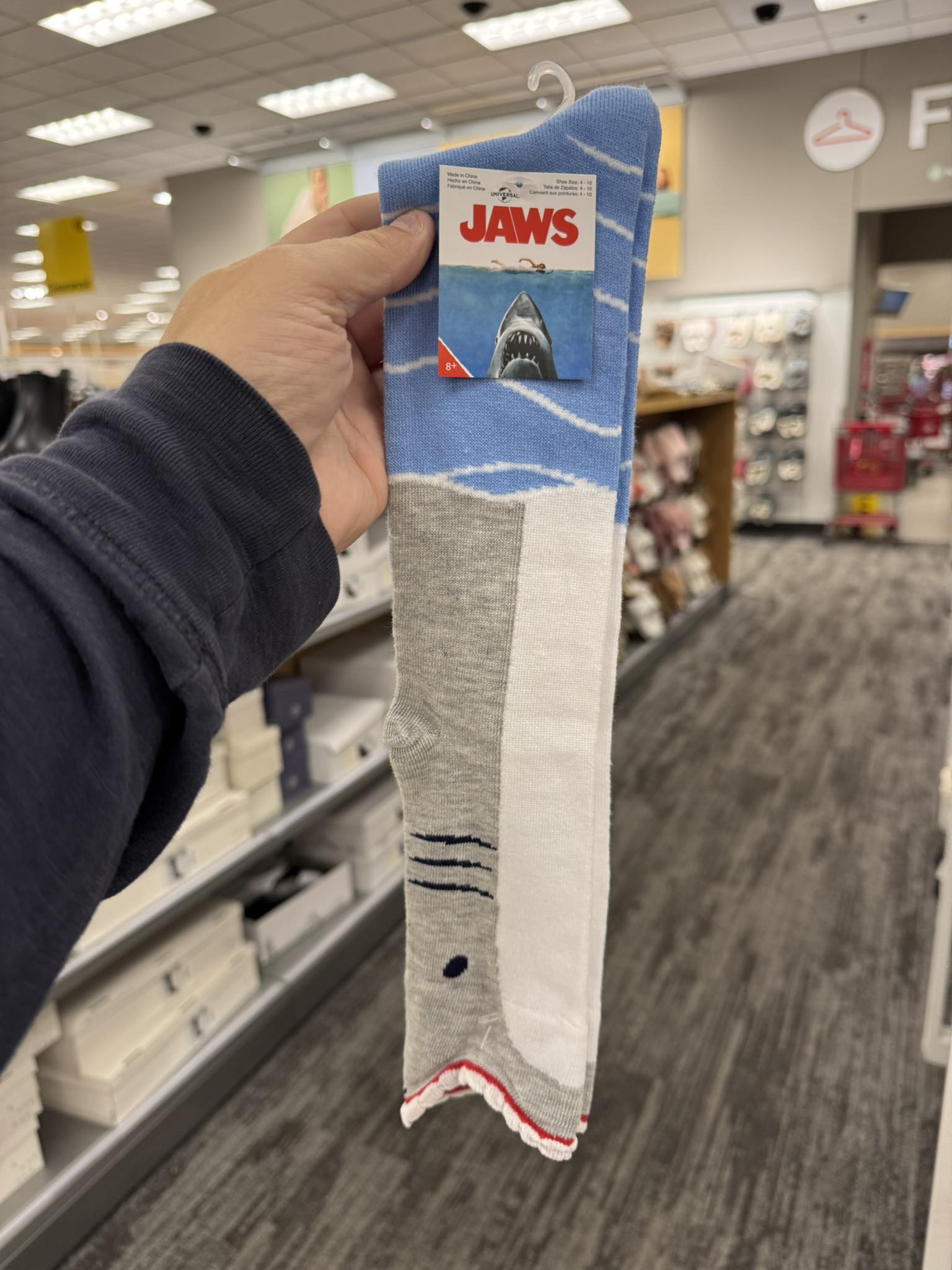 Socks from Target. -on แิน JAWS рем သာက 青能 ှဲတ1. مع F 8+
