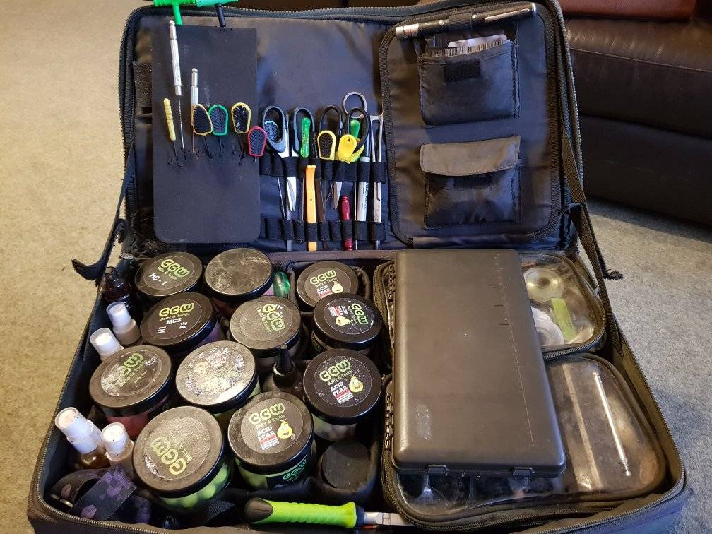 bass tackle boxes Catch Co Mystery Box Freshwater Pro Fishing Kit (6-7 Items) Favorite White Bird Spinning Model:300XGLH (right hand) 14L x 9 1/8W spiritual garden