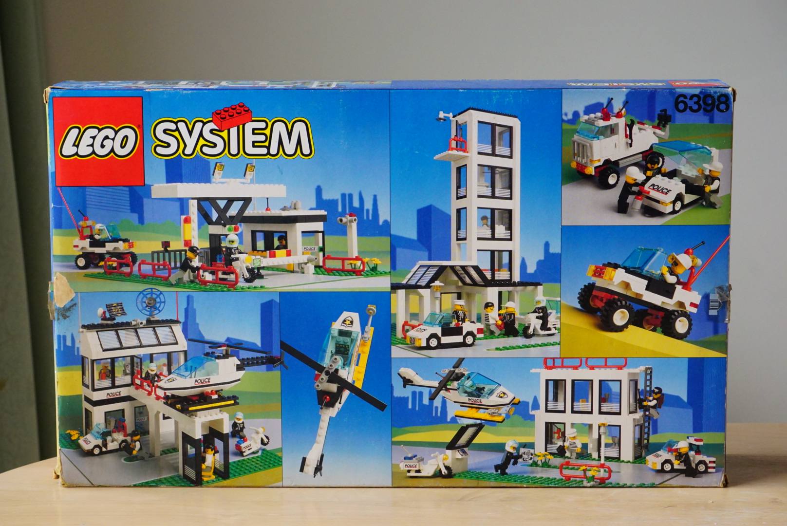 Lego 6398 central precinct hq released in 1993