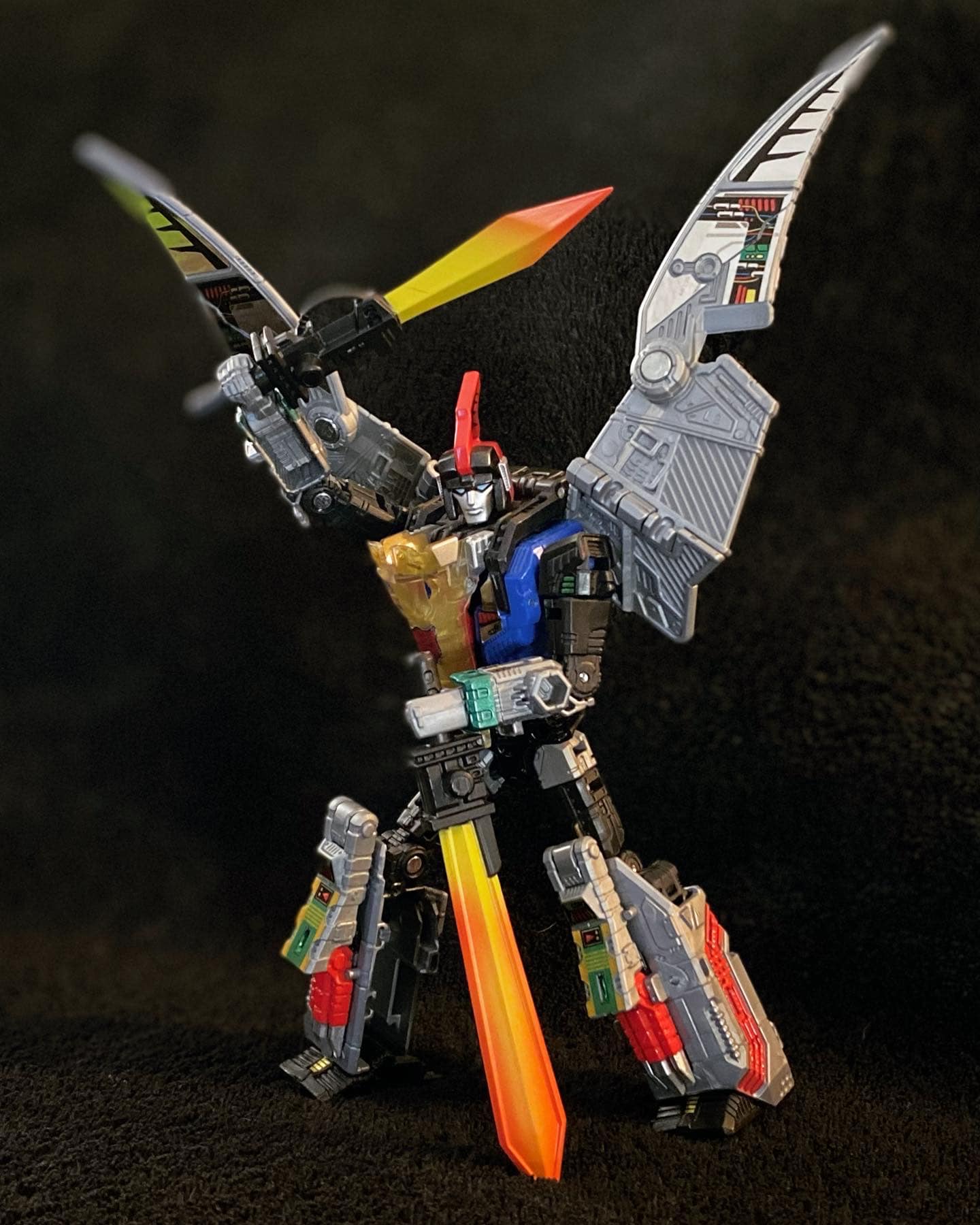 Transformers bot review with Toyhax labels and TDW TCW-06 weapons