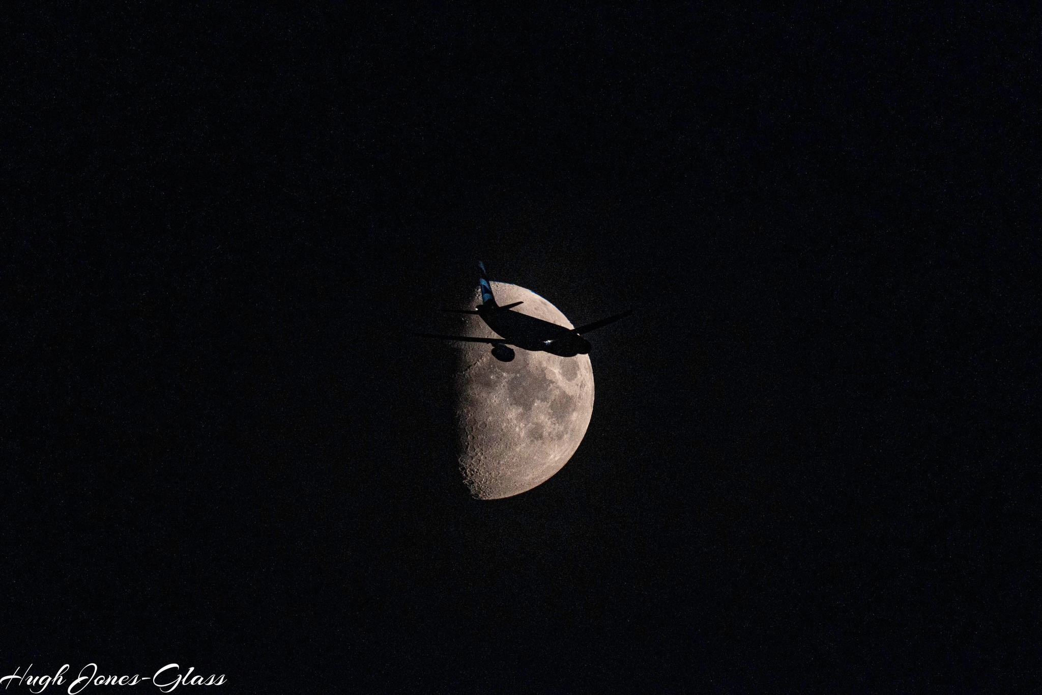 Waxing Gibbous Moon last night at 22.00pm. Z50II 180-600mm