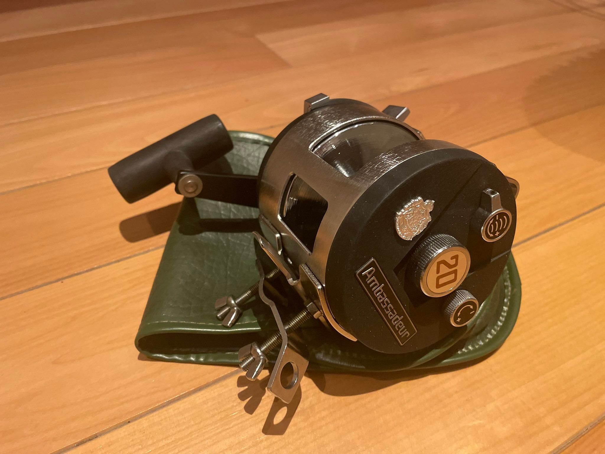 1990's ambassadeur baitcast reels Small Ambassadeurs : The Legendary Light-Line Fishing Reels: The Abu 2500c, 1500c & Related Models Abu Garcia Round Baitcast Reels are designed to meet the demands of the most intense waterfront battles. Rediscovering 1990's Abu Ambassadeur reels