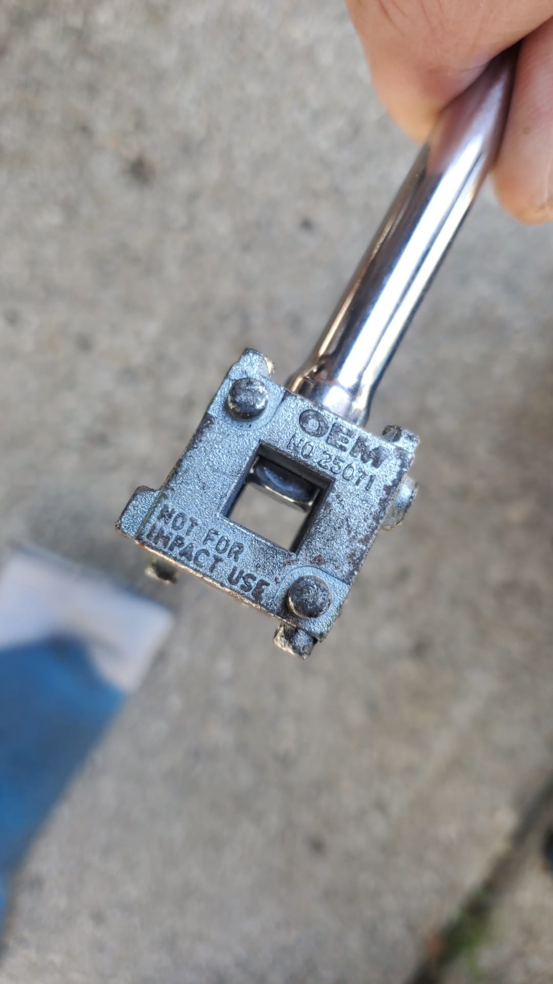 おまとめ３点 What special tool is needed to twist the piston when doing rear