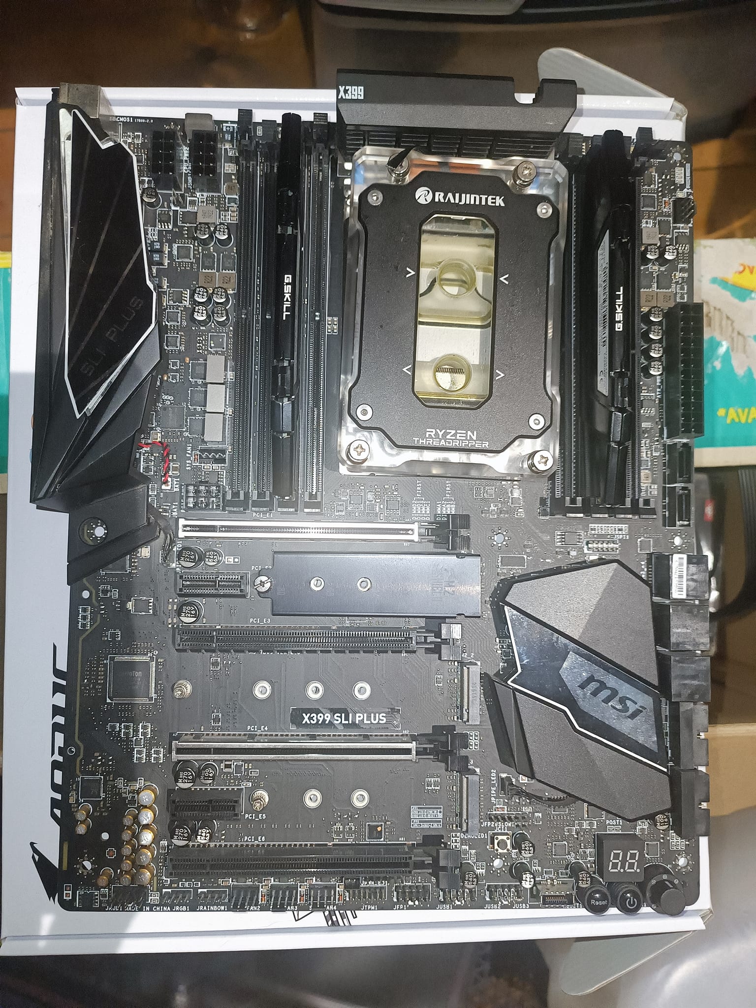 My Threadripper 2950x with his motherboard The MSI X399 SLI plus 