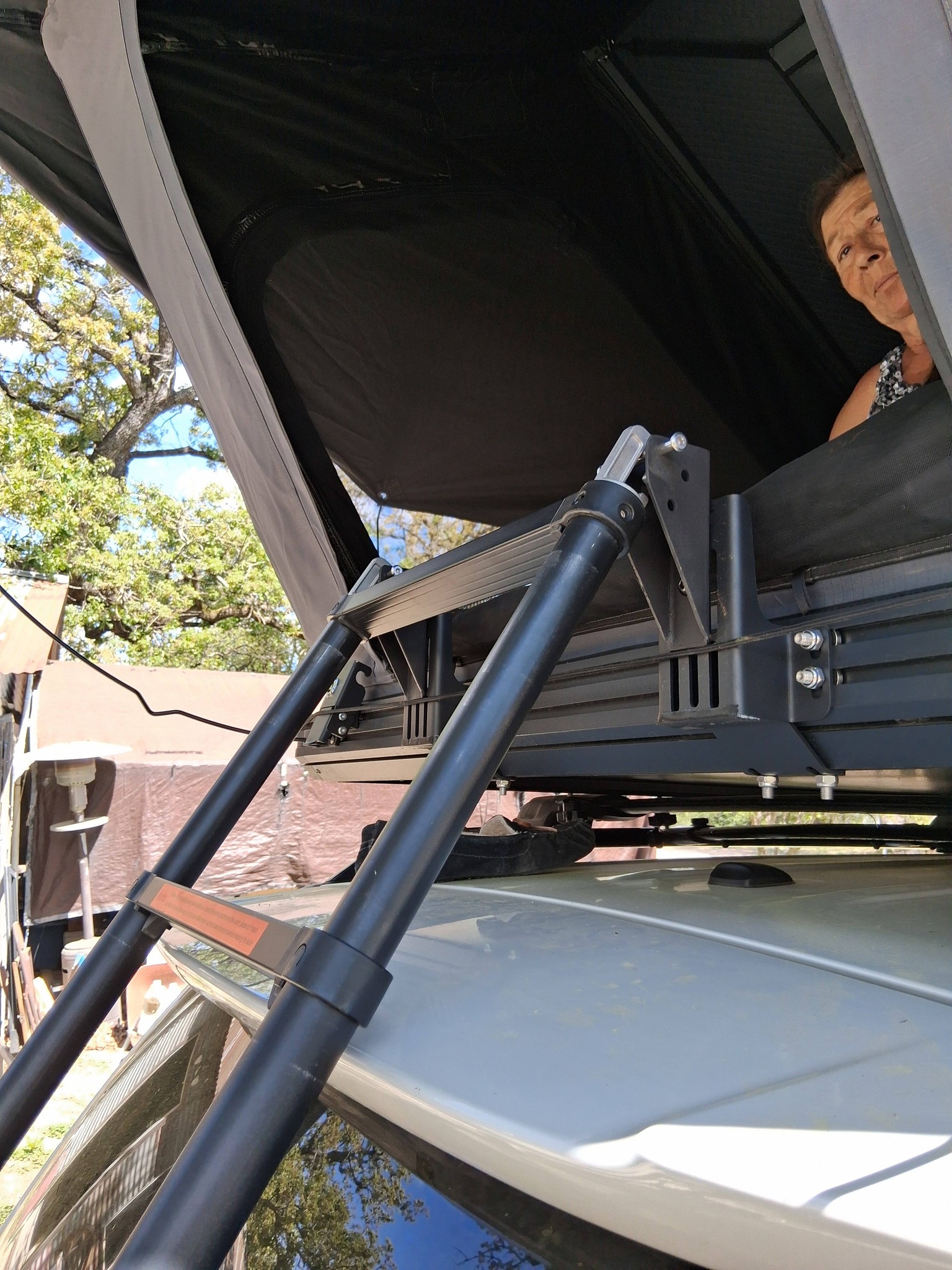 Solving rooftop tent installation challenges on SUVs