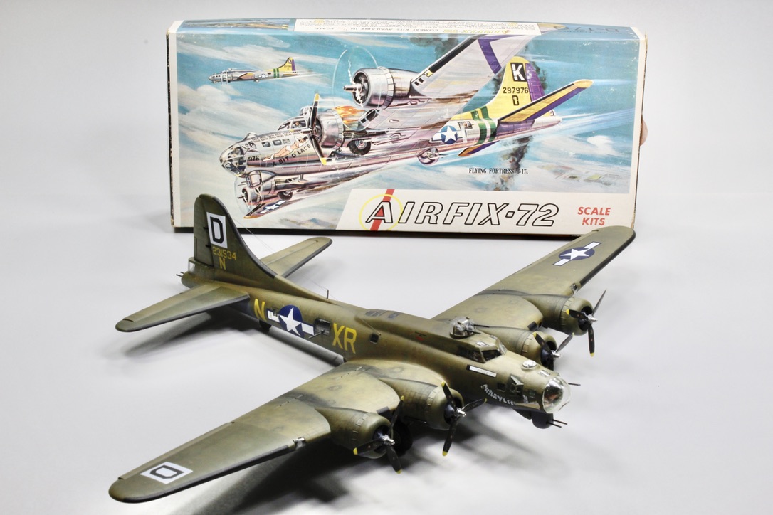 Fascinations Metal Earth B-17 Flying Fortress 3D Steel Model Kit