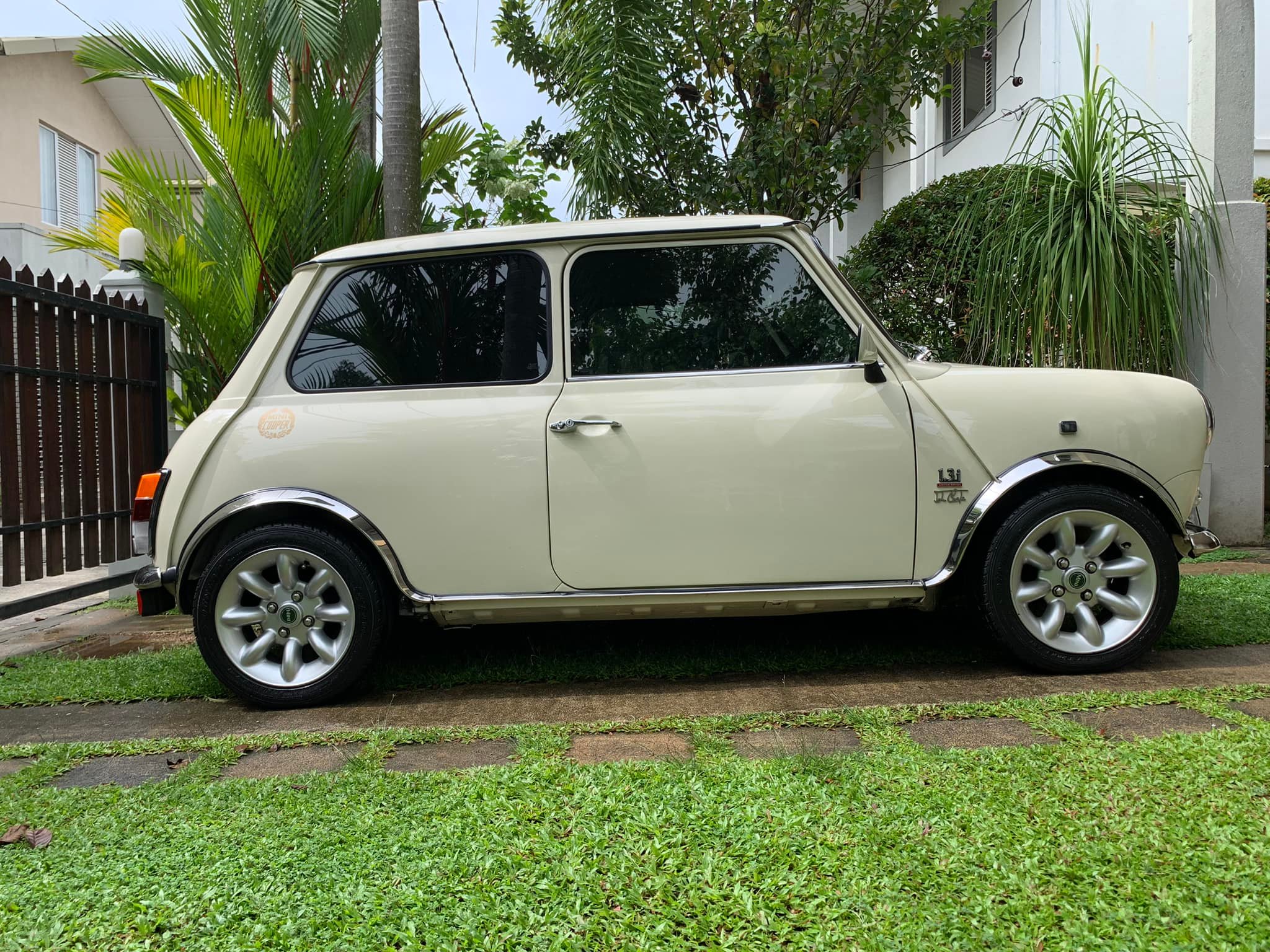Rover MINI zx267 The Rover Mini is a classic and iconic car that