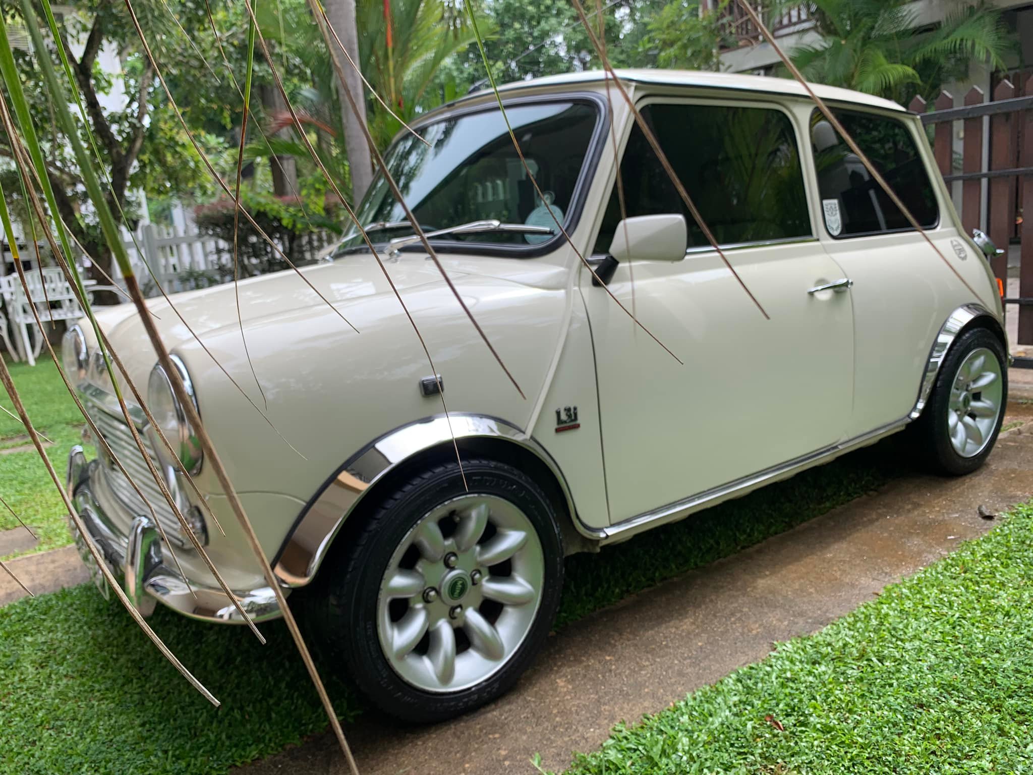Rover MINI zx267 The Rover Mini is a classic and iconic car that