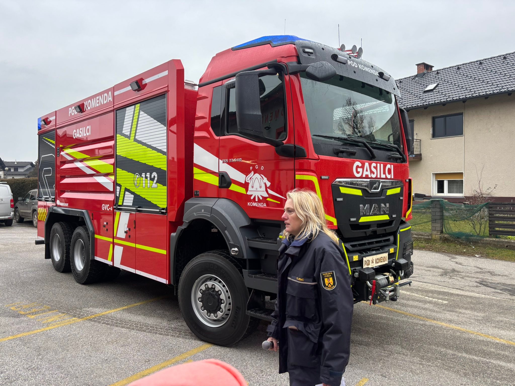 Gasilska - Danes predstavljamo Rosenbauerjevo vozilo na podvozju ...