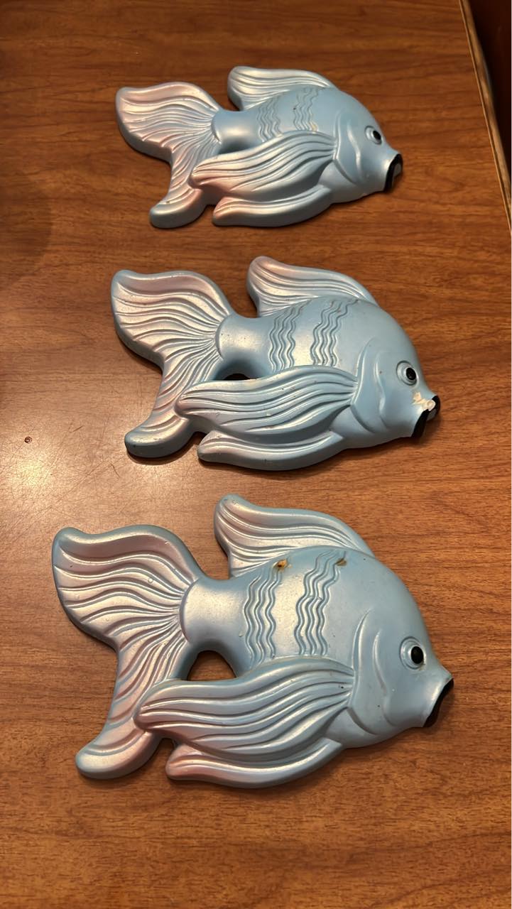 Kitschy 1964 Miller Studio chalk fish thrift find