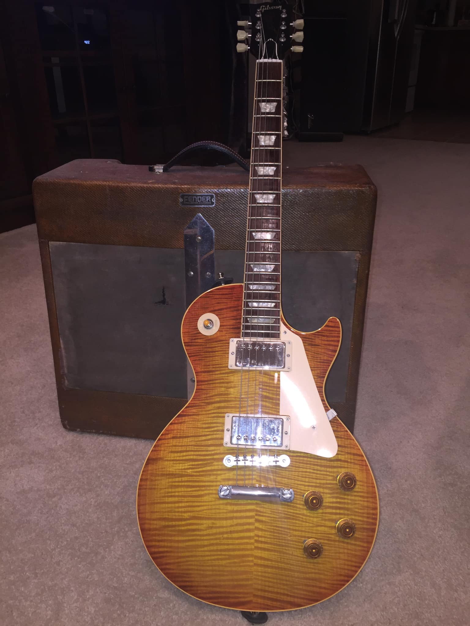 Did you know - Bonehead used the same Epiphone Riviera on every