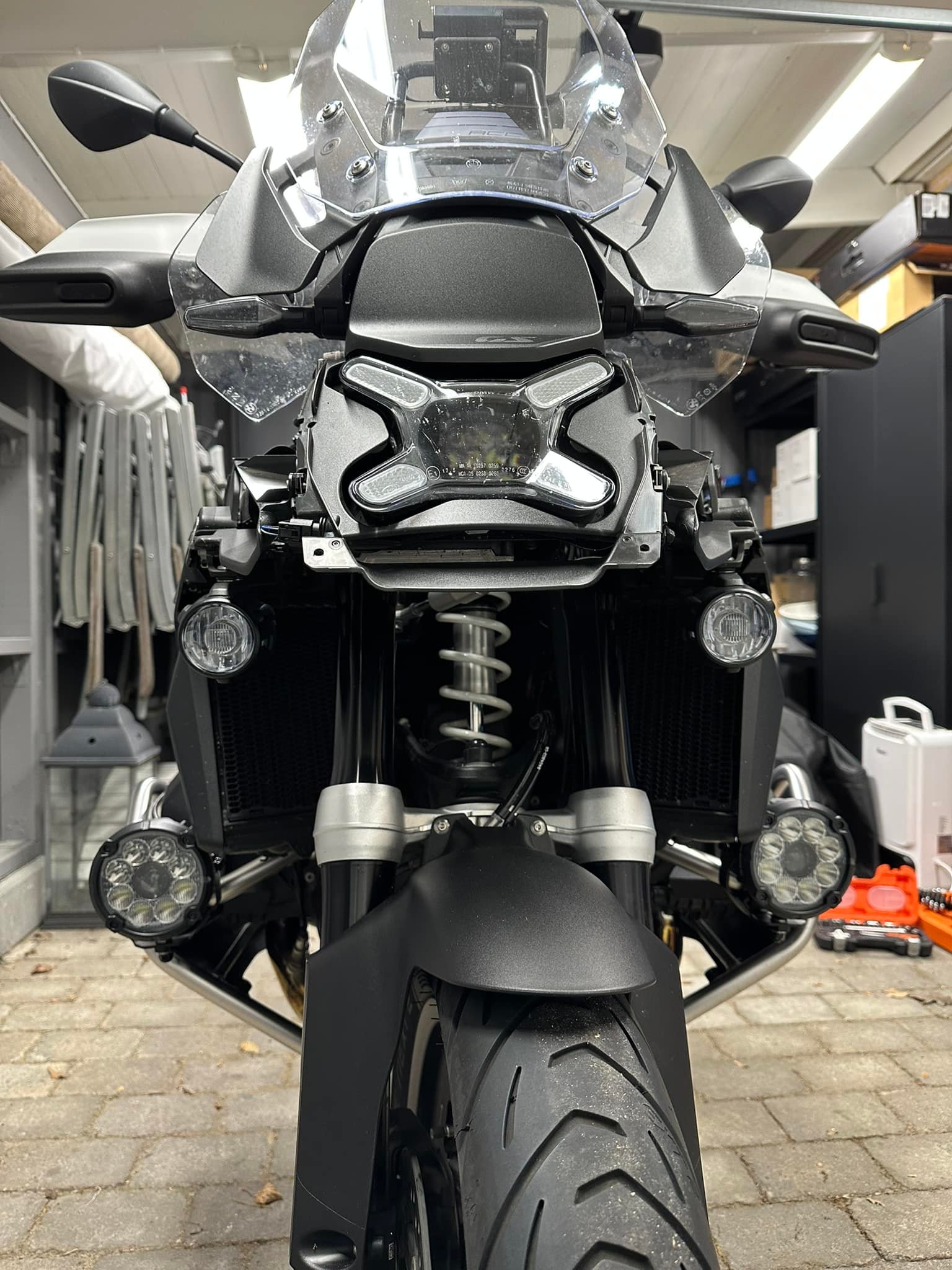 Lone Rider lights on BMW R1300GS lower crash bars