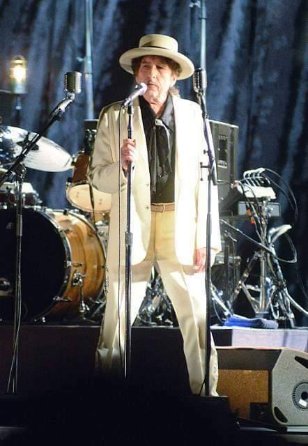 Bob Dylan's Never Ending Tour covers collection upgraded