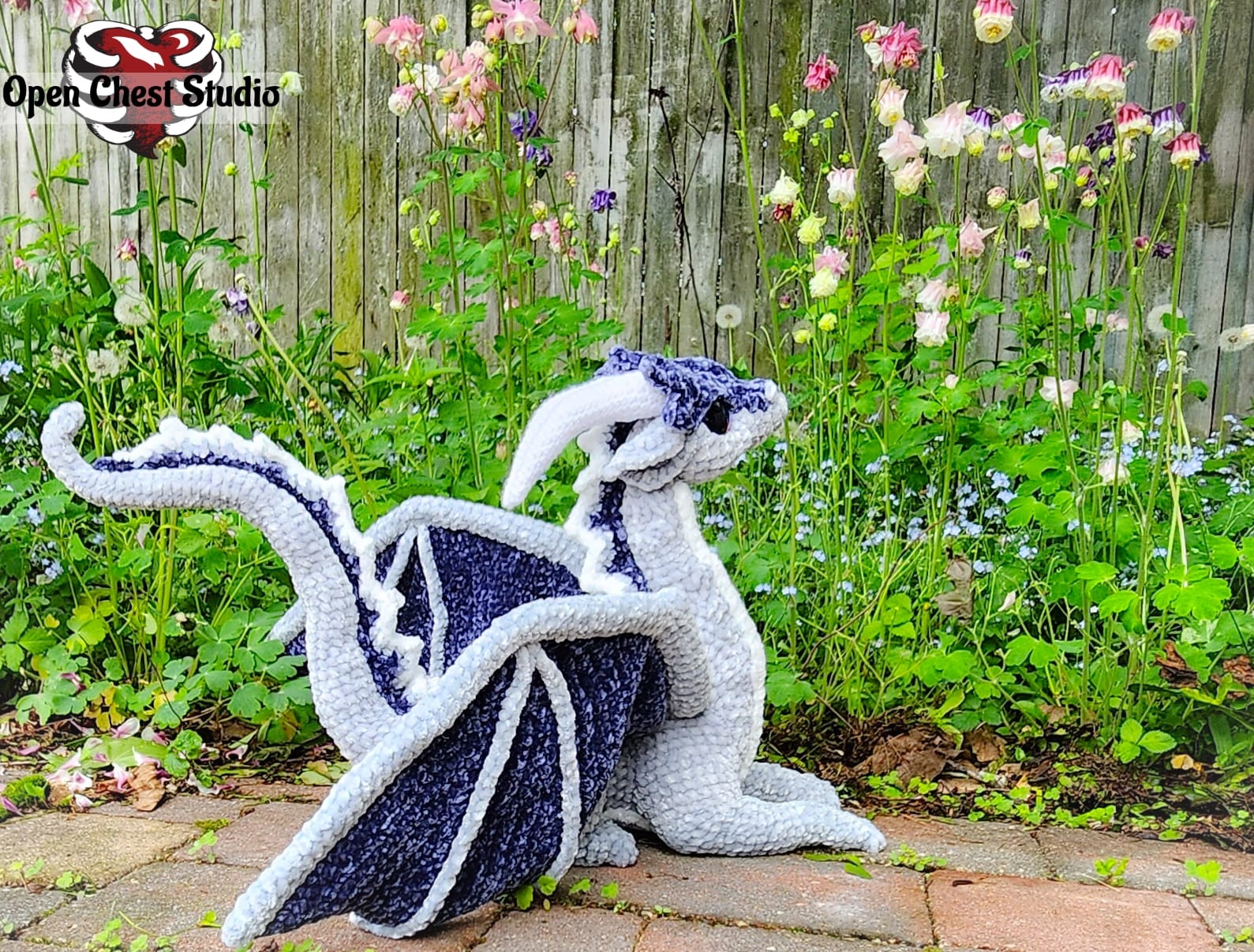 【新品】別珍DRAGONES DEL MISSION Velveteen Crochet velveteen dragon made with Crafty Intentions patterns