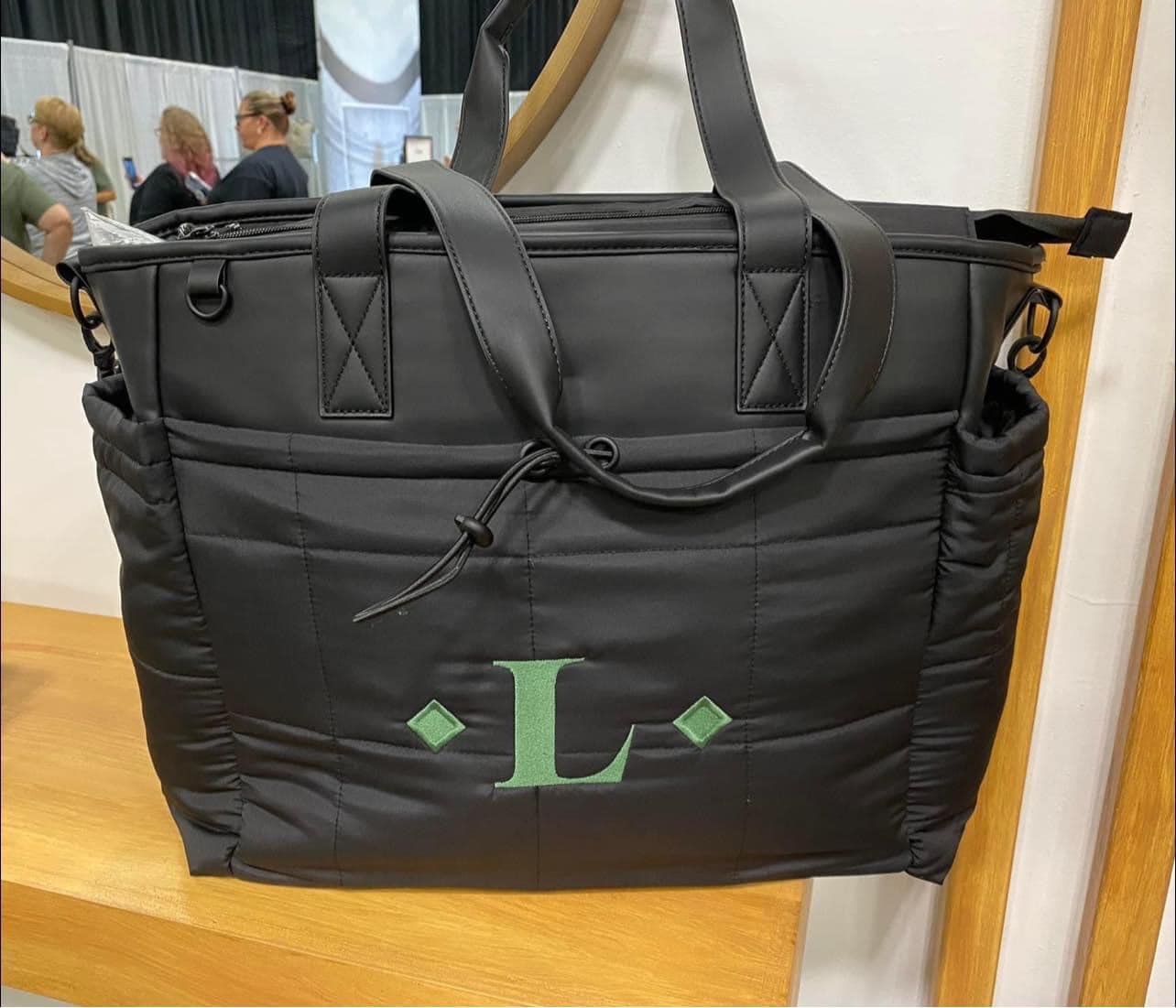 chrome industries juno travel tote bag Harper while the top carrying handles offer convenience for transportation Mansur Gavriel Juno Tote -