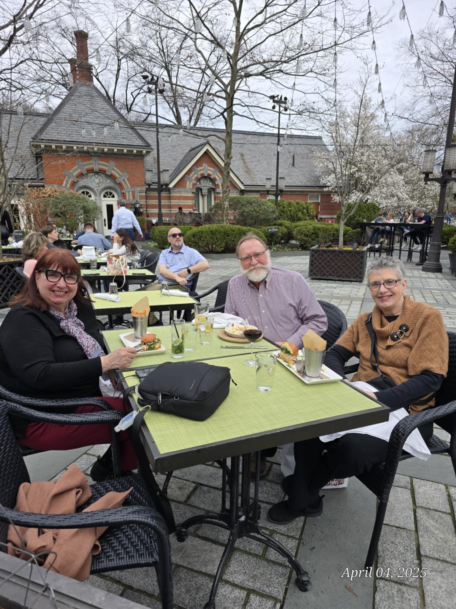 Is Tavern on the Green worth a lunch visit for first timers?