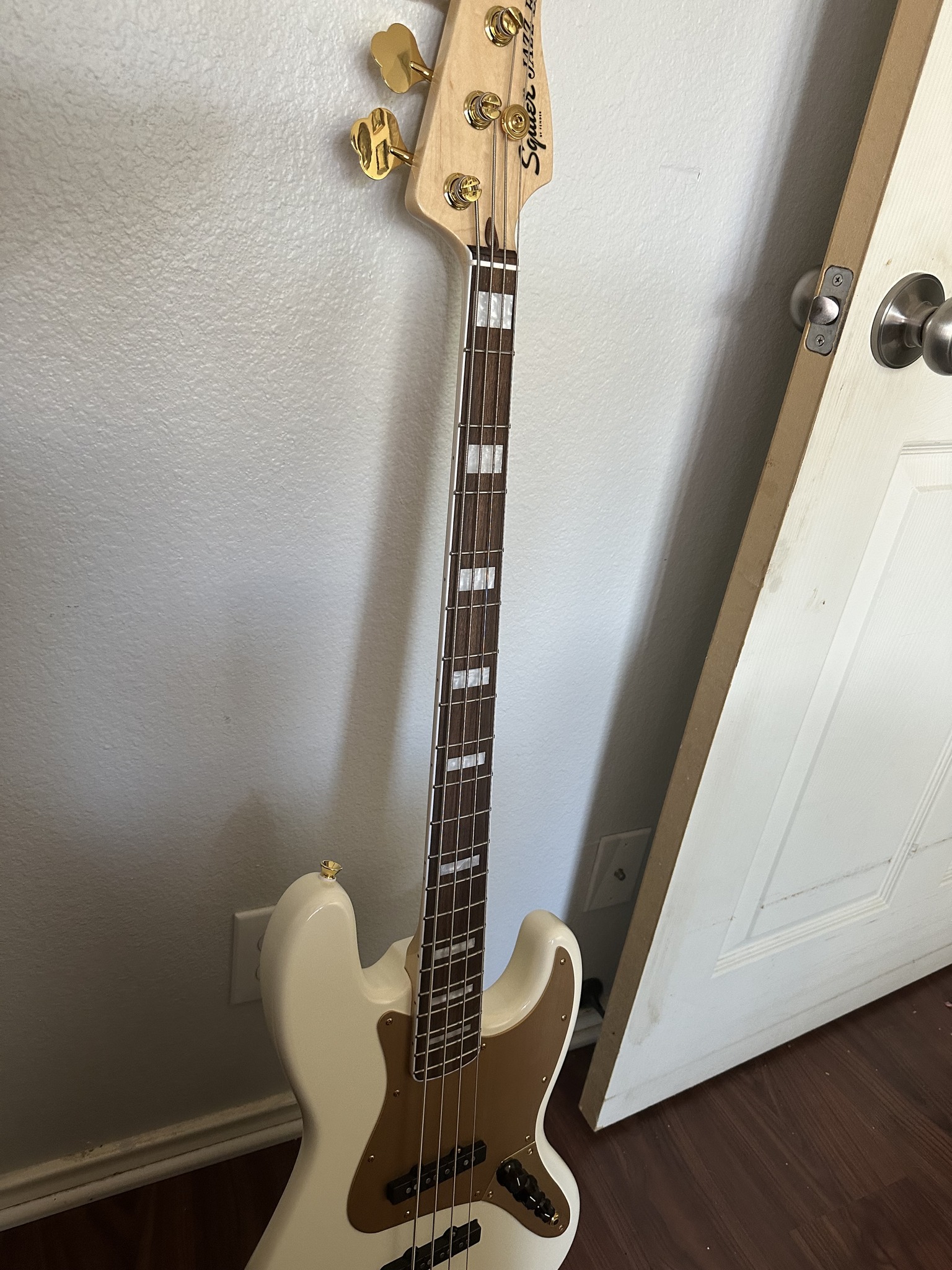 Squire 40th Anniversary Jazz bass review