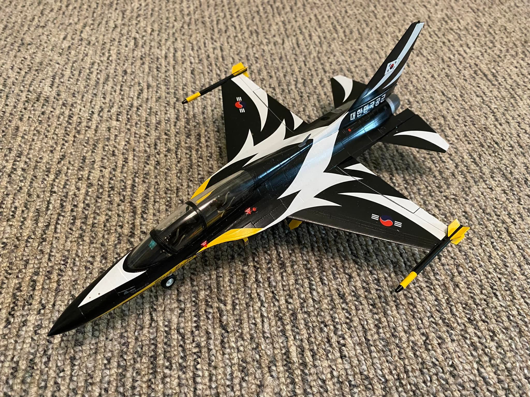 Academy 1/48 T-50B Golden Eagle model kit review