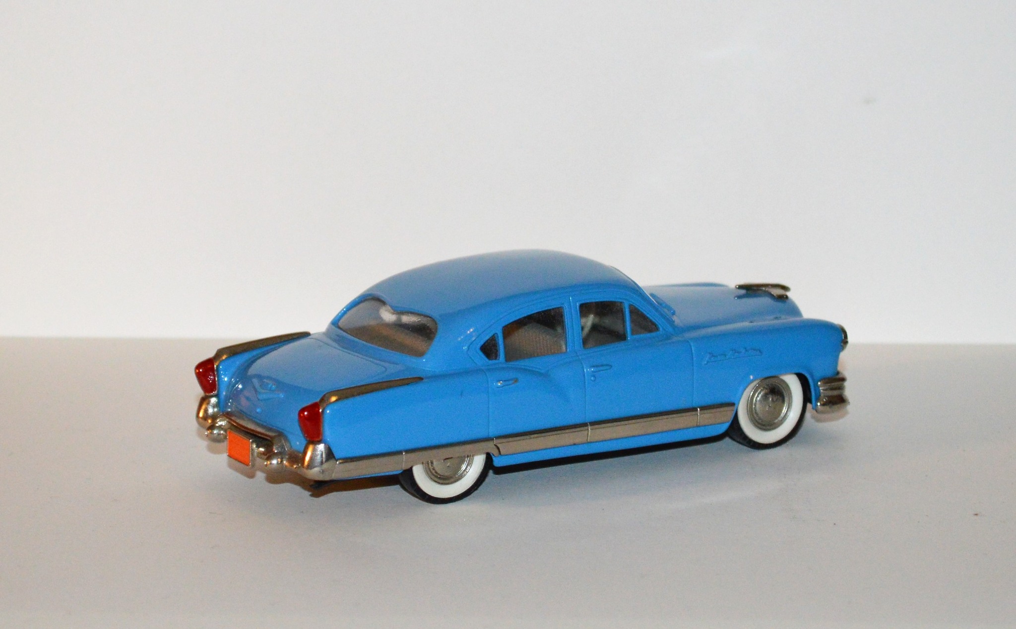 Kaiser Manhattan 1953. Brooklin 1/43