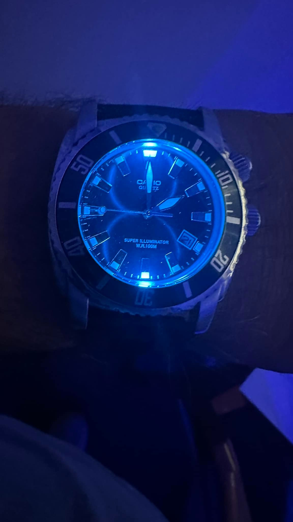 極美品 CASIO カシオ MTD-1049 スーパーイルミ ダイバー 極美品 CASIO カシオ MTD-1049 スーパーイルミ ダイバー 必見 】CASIO