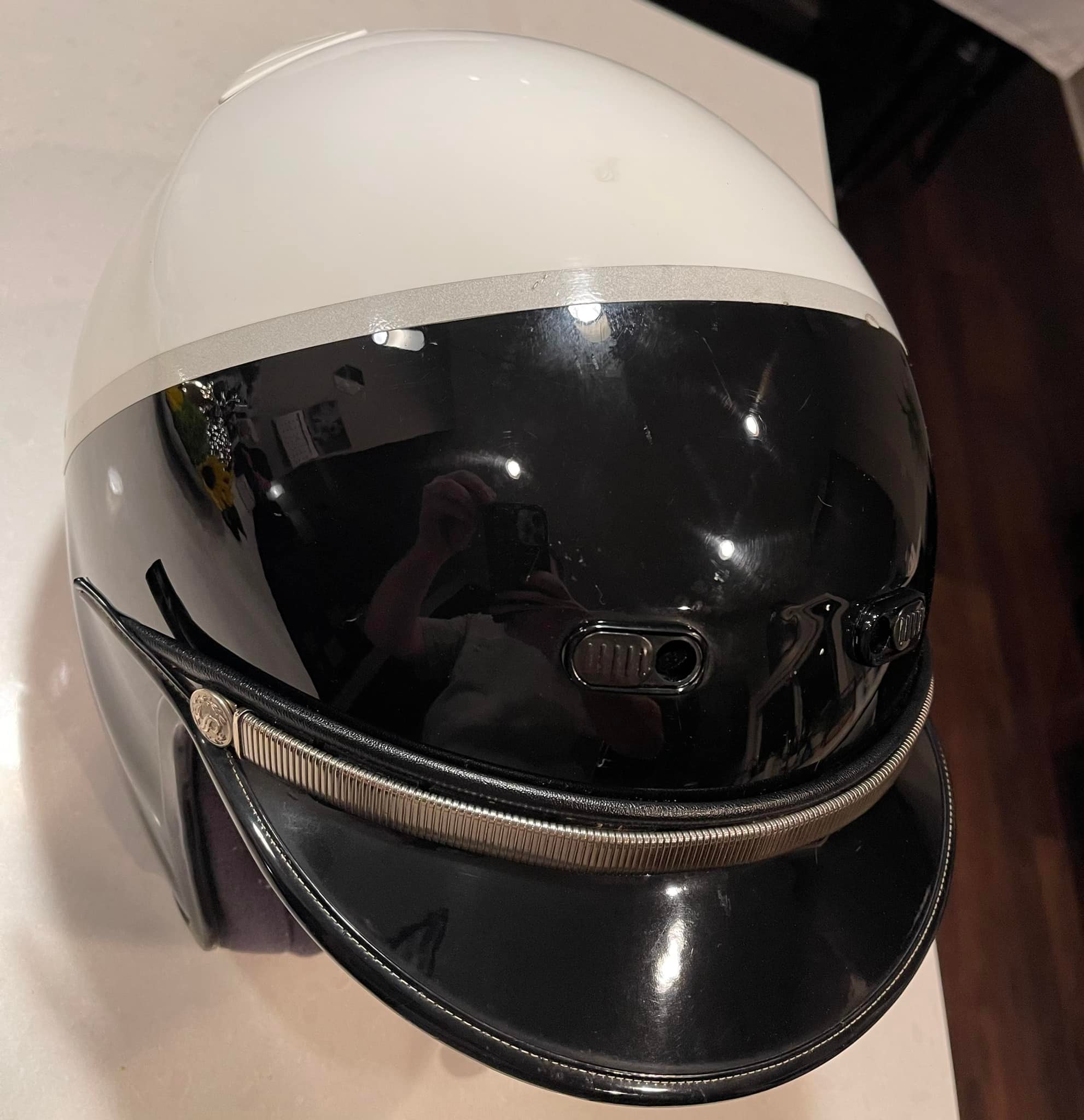 police motorcycle helmet shoei Neotec Law Enforcement Bk/wh Lo-Rise Size:XSM Full-face-Helmet : Automotive up design allows for quick transitions between full Ex Police Shoei Flip Front
