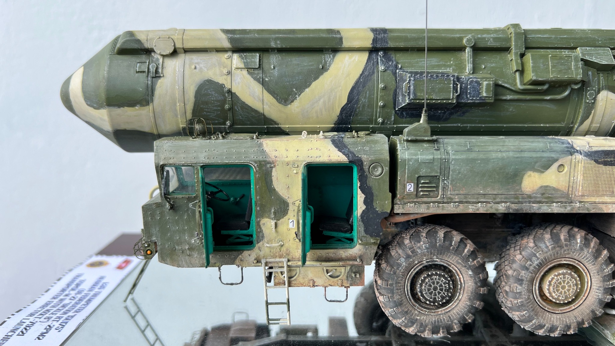 Old Build Finish 1/35 15U175 TEL of RS-12M1 Topol-M ICBM Complex