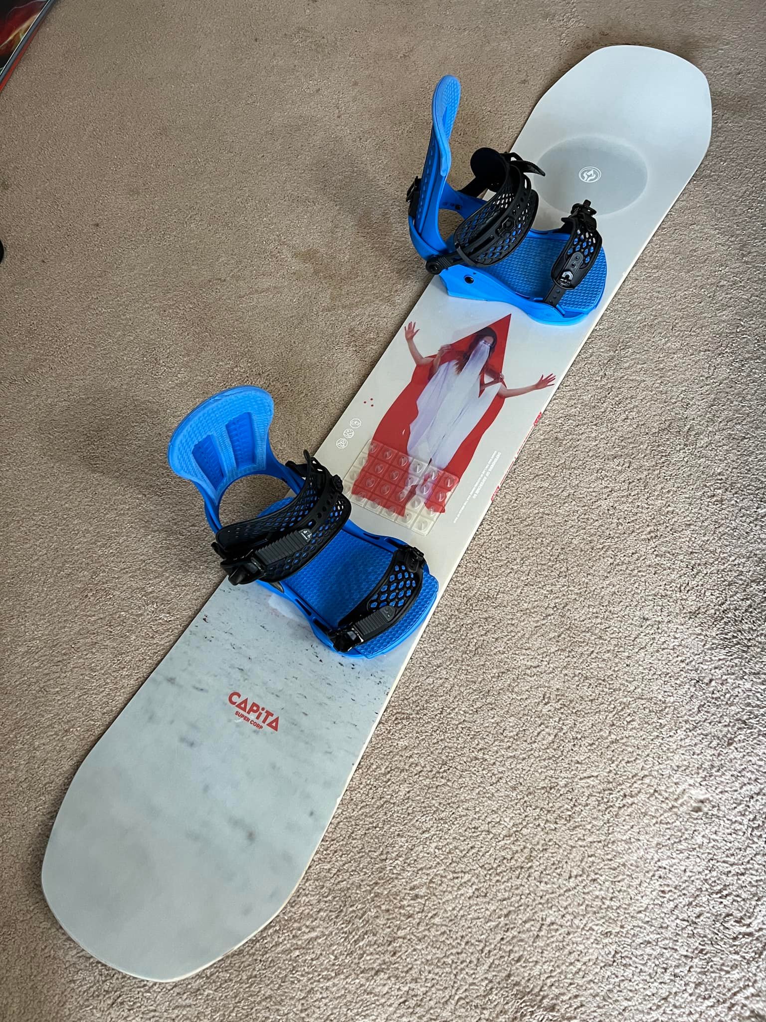 New 2025 Capita DOA 154cm snowboard with Union Force bindings