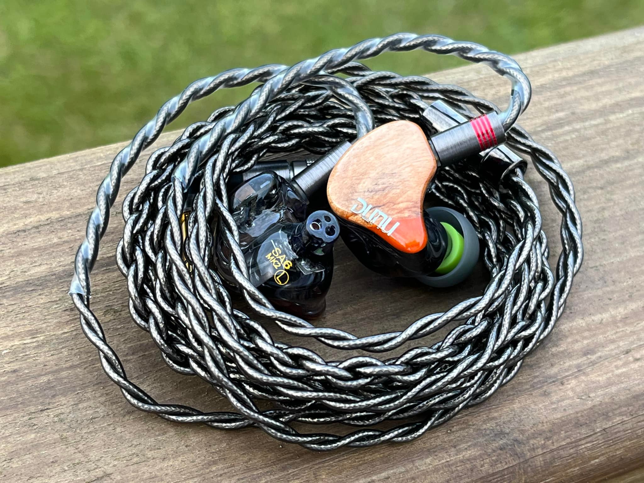 AüR Audio Neon Pro This is a IEM from Singapore made by Abel and