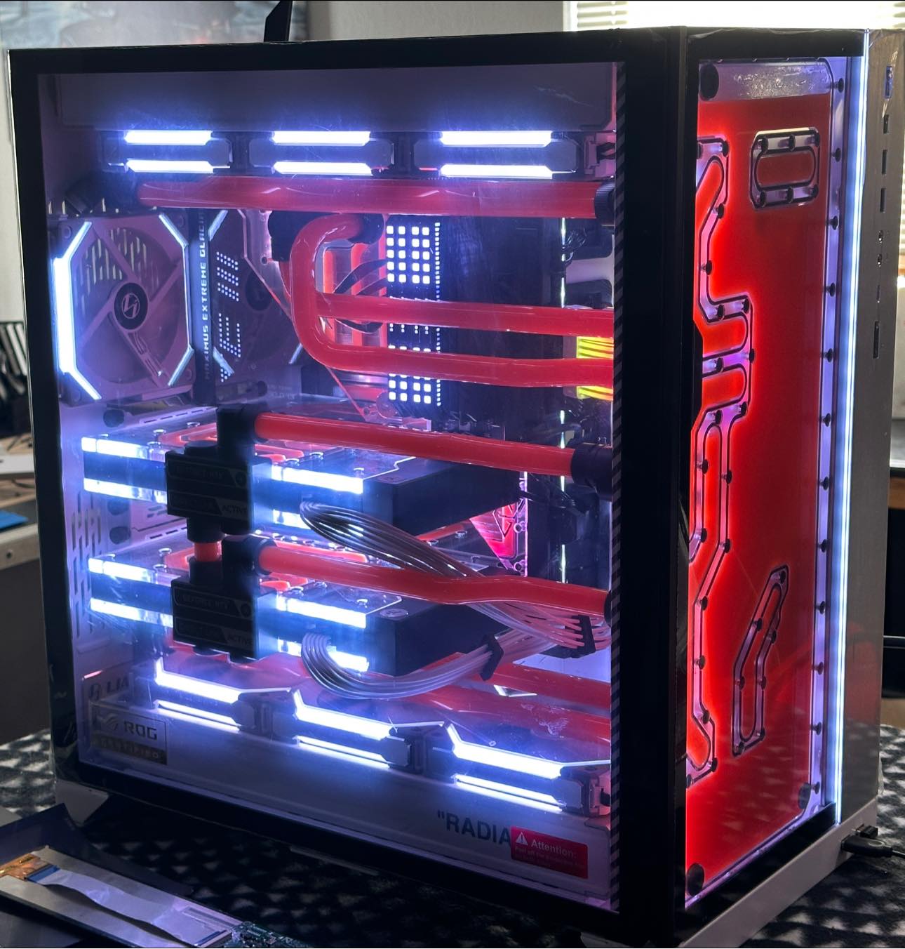 Asus z690 glacial build with 13900k and 2x rtx 4090
